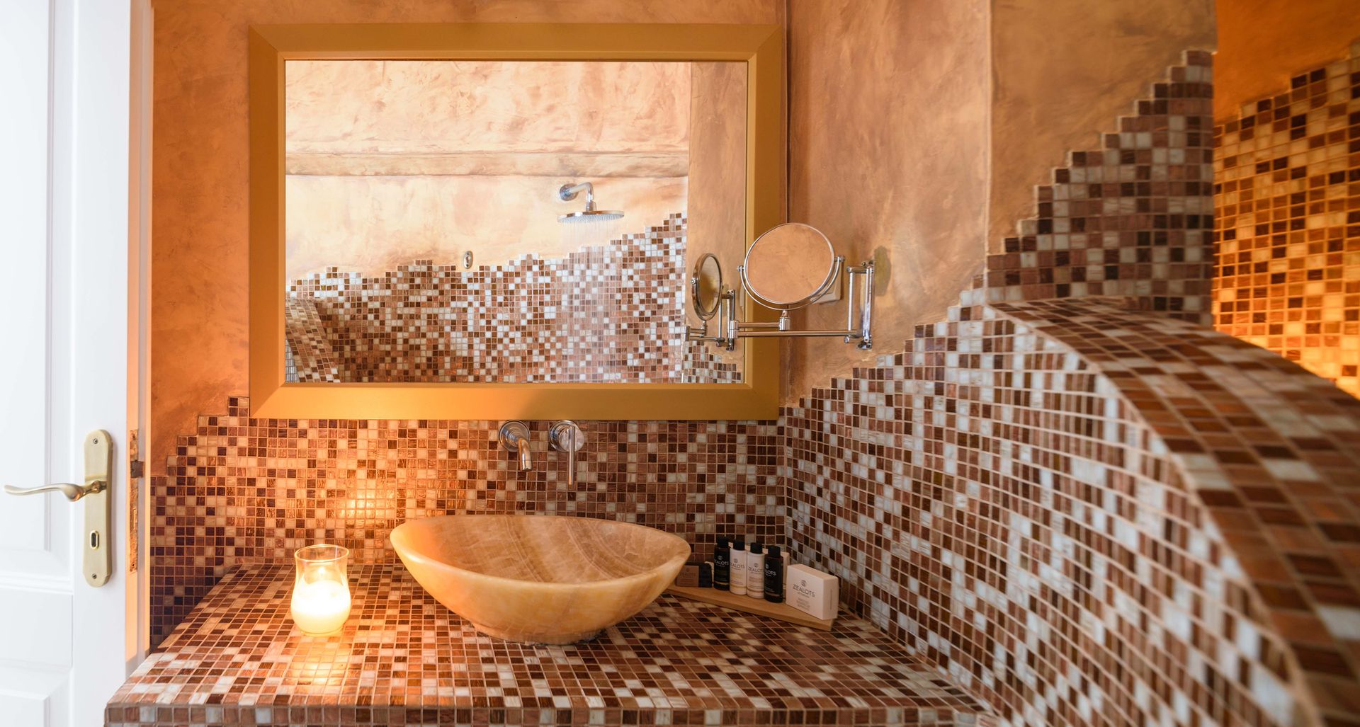 Above Blue Suites - CHARM - 3