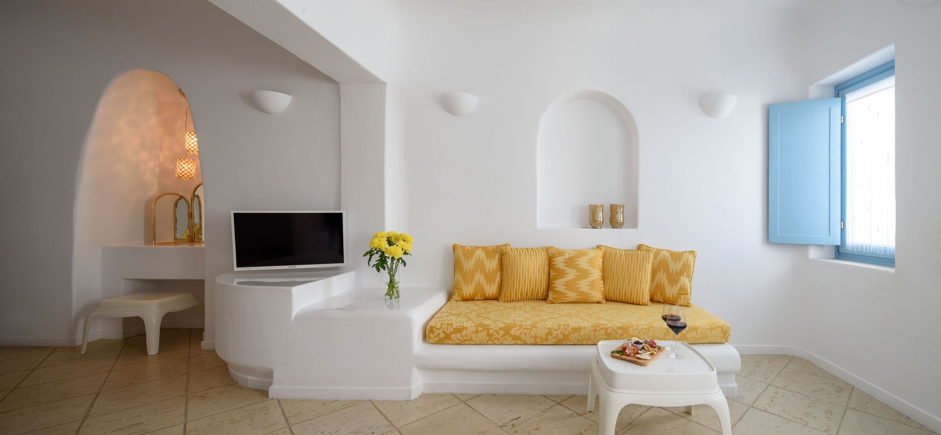 Above Blue Suites - CHARM - 6