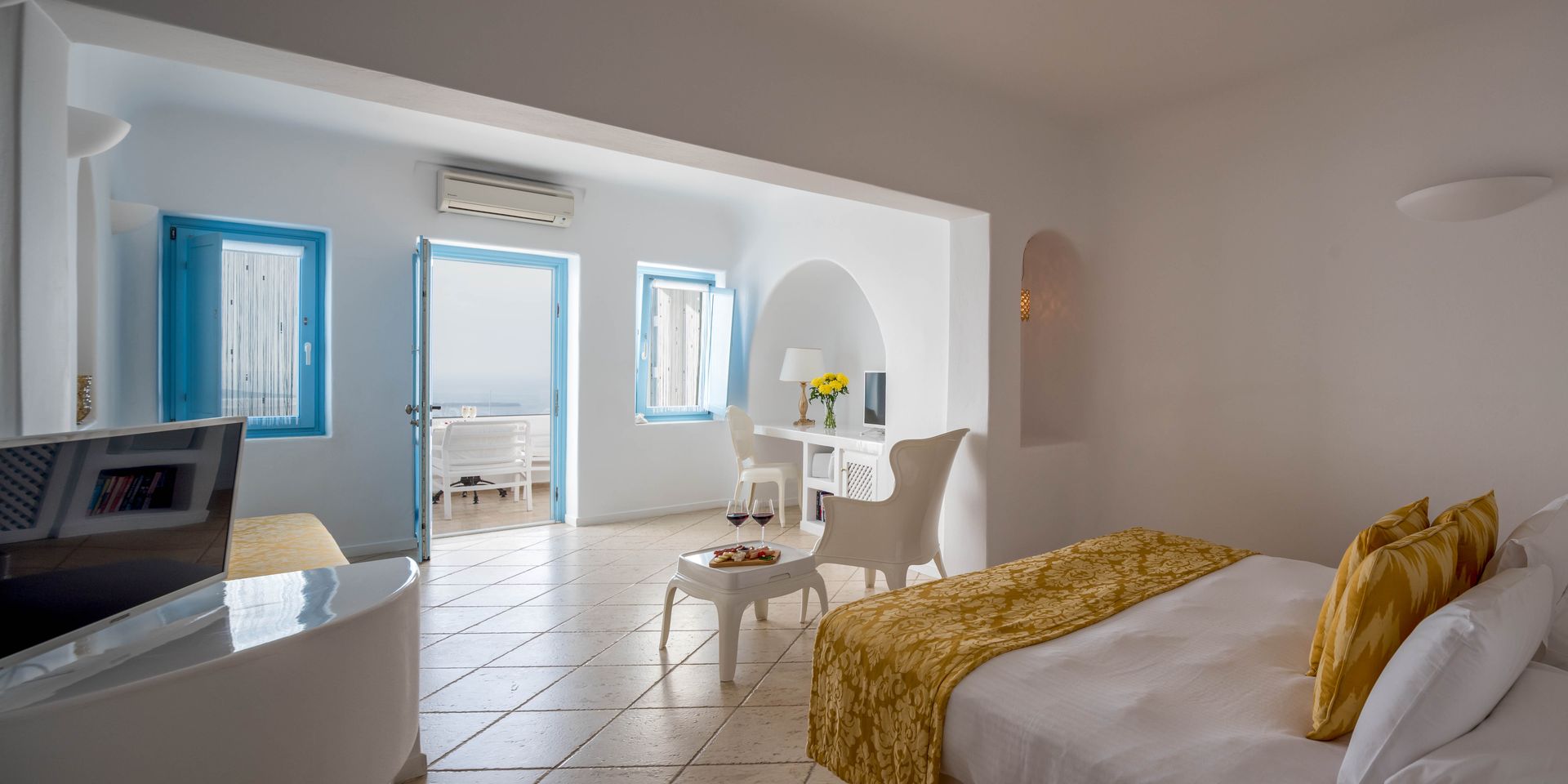 Above Blue Suites - CHARM - 7