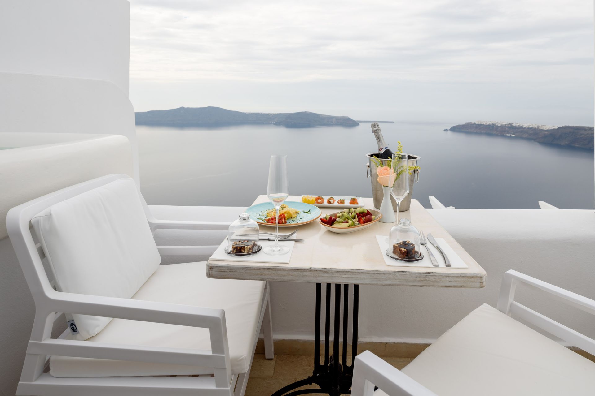 Above Blue Suites - ROSE - 3
