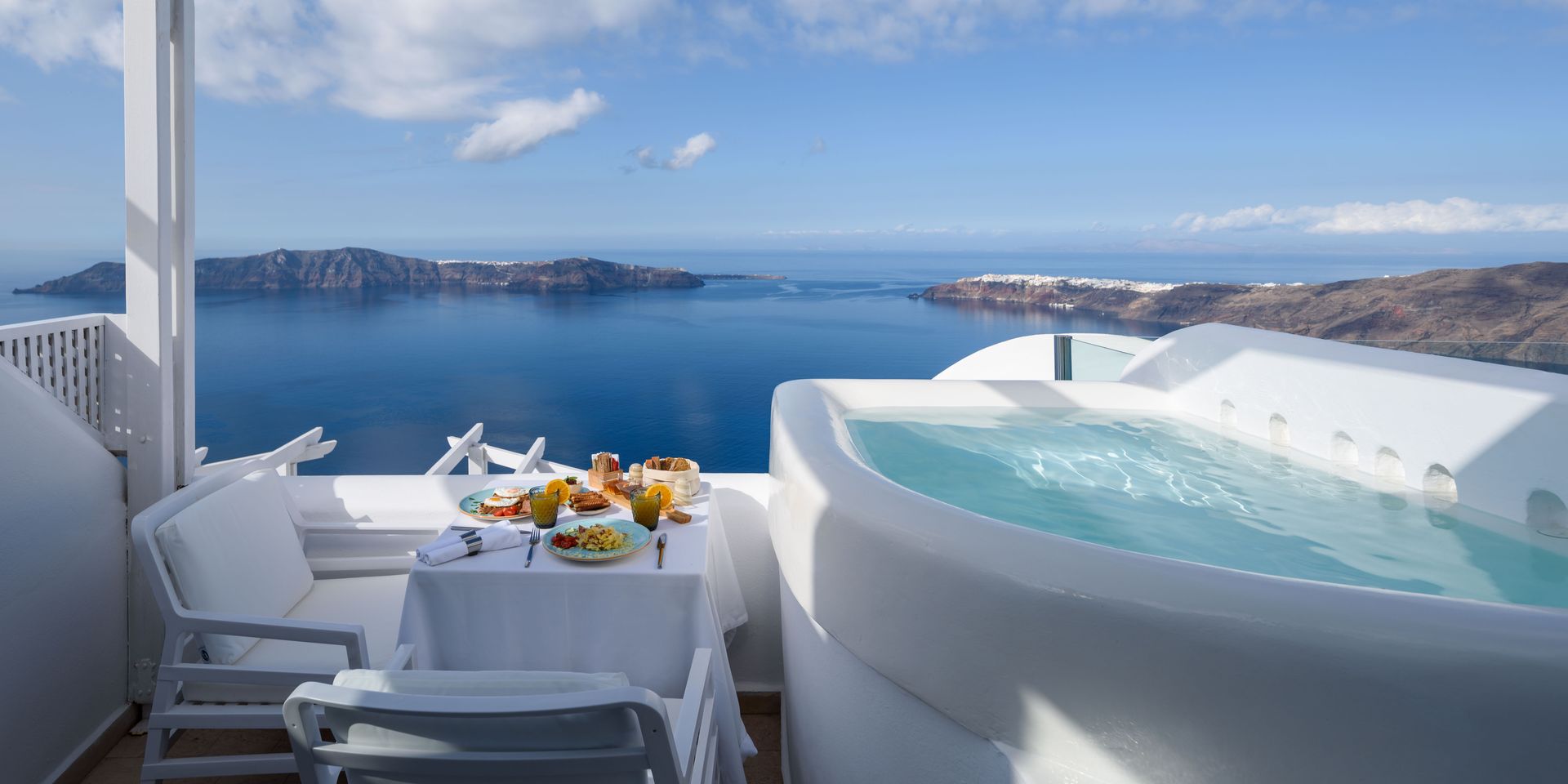 Siren | Outdoor Jacuzzi Suite
