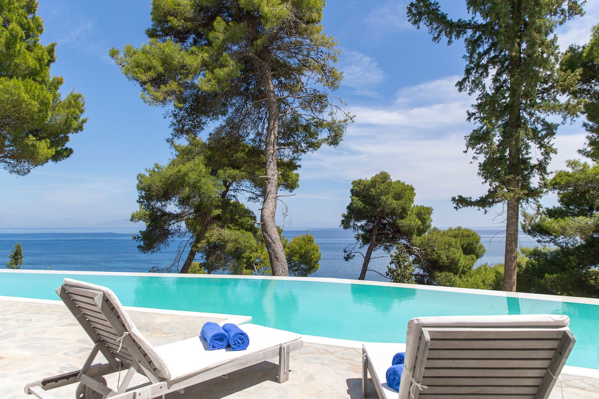 Superior Bungalow  with Sharing Pool Sea / Mouse Island View