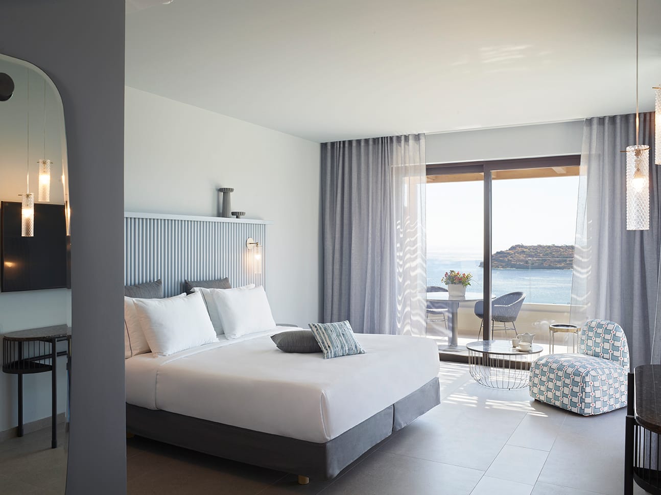 Two Bedroom Interconnecting Rooms with Private Pool – Sea View