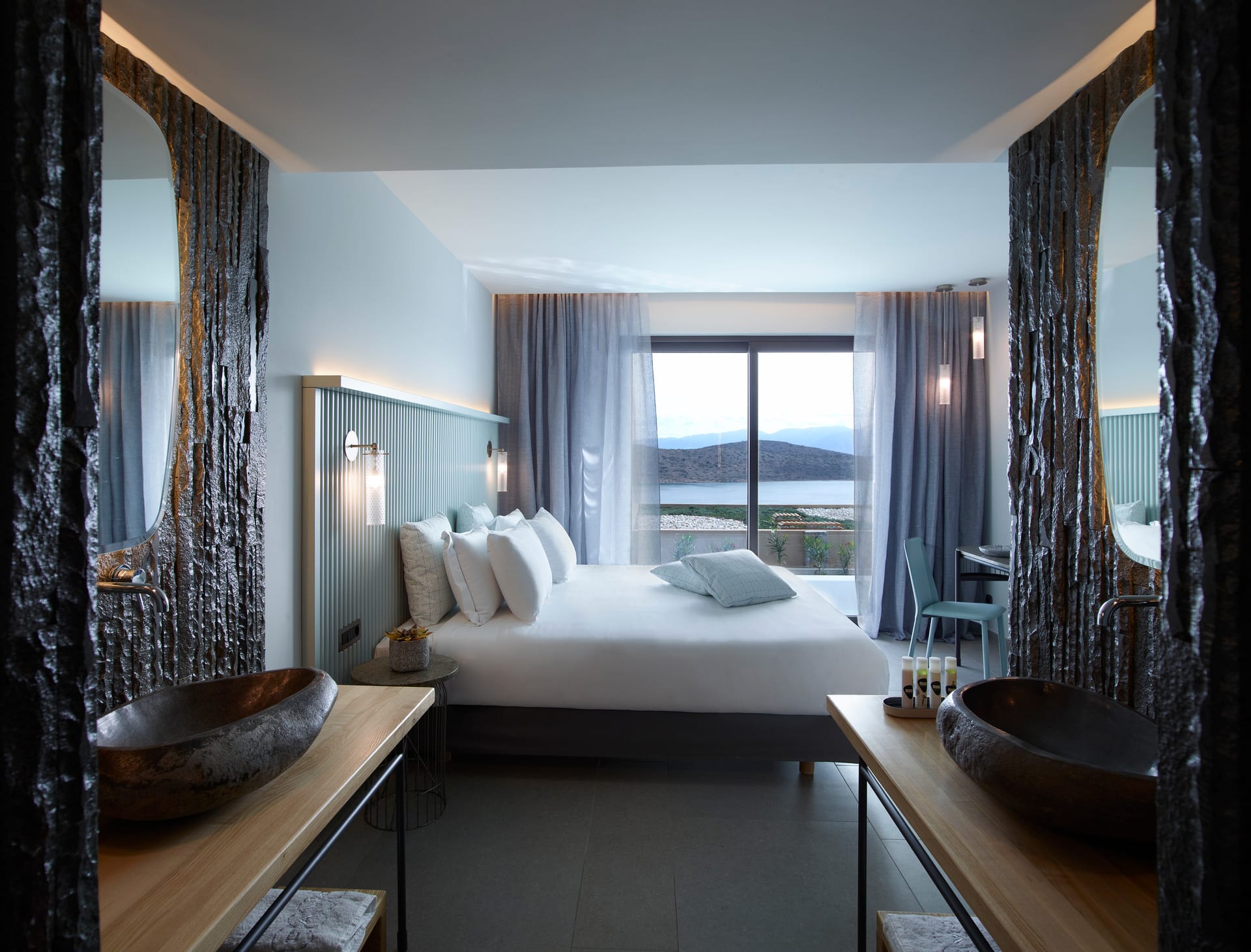 Prestige 3 Bedroom Family Pool Suite Sea View
