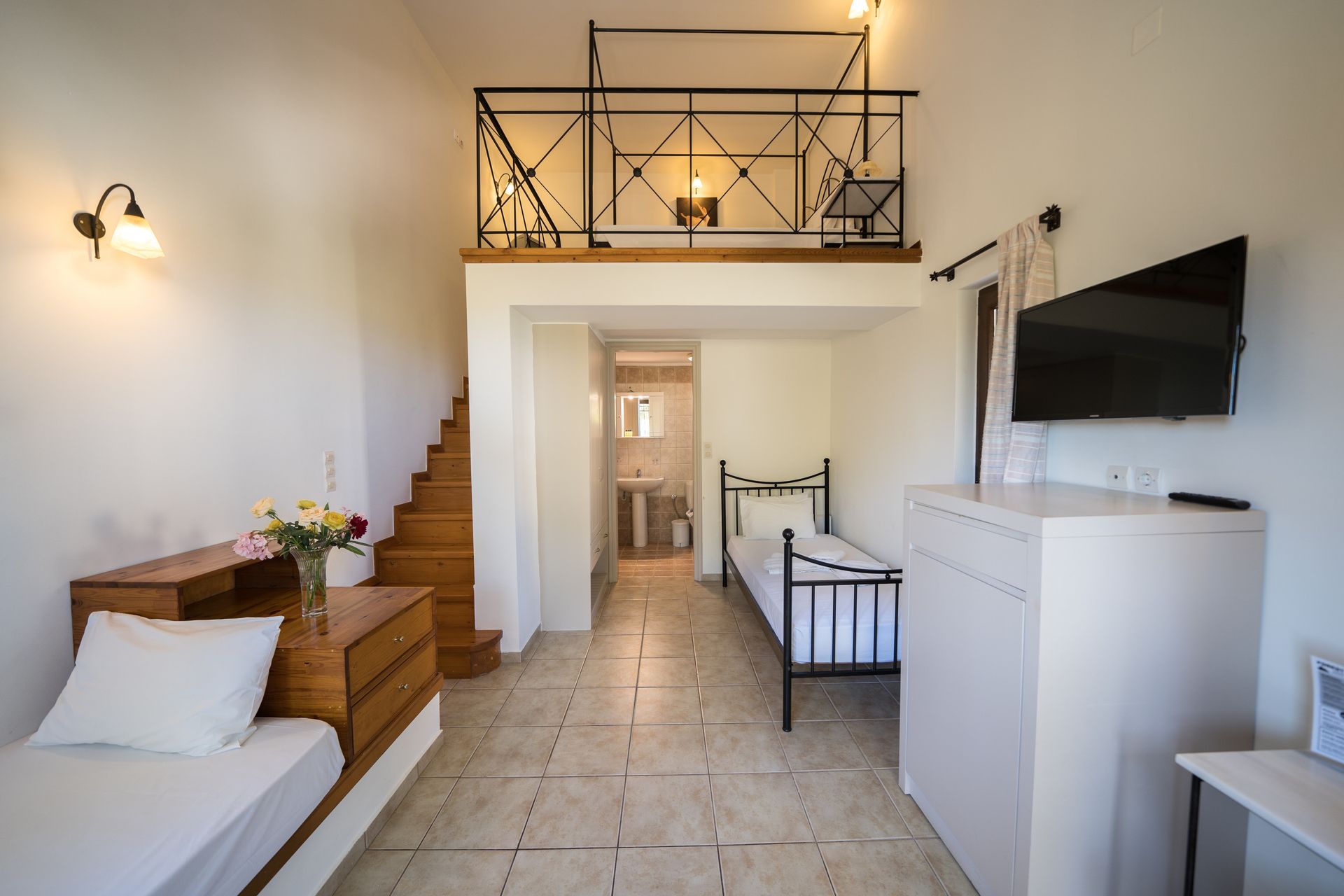 Junior Bungalow Suite – Split Level
