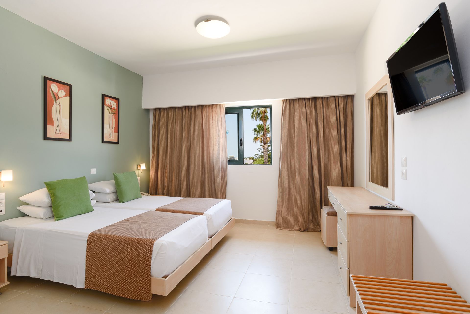One Bedroom Apartment up to 3