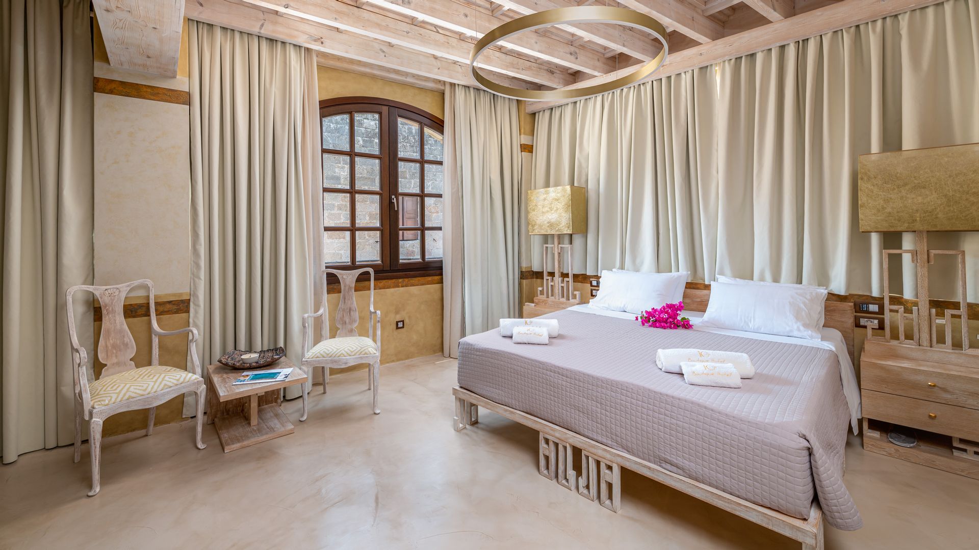 Executive Suite Rhodes with Hot Tub – 50m²