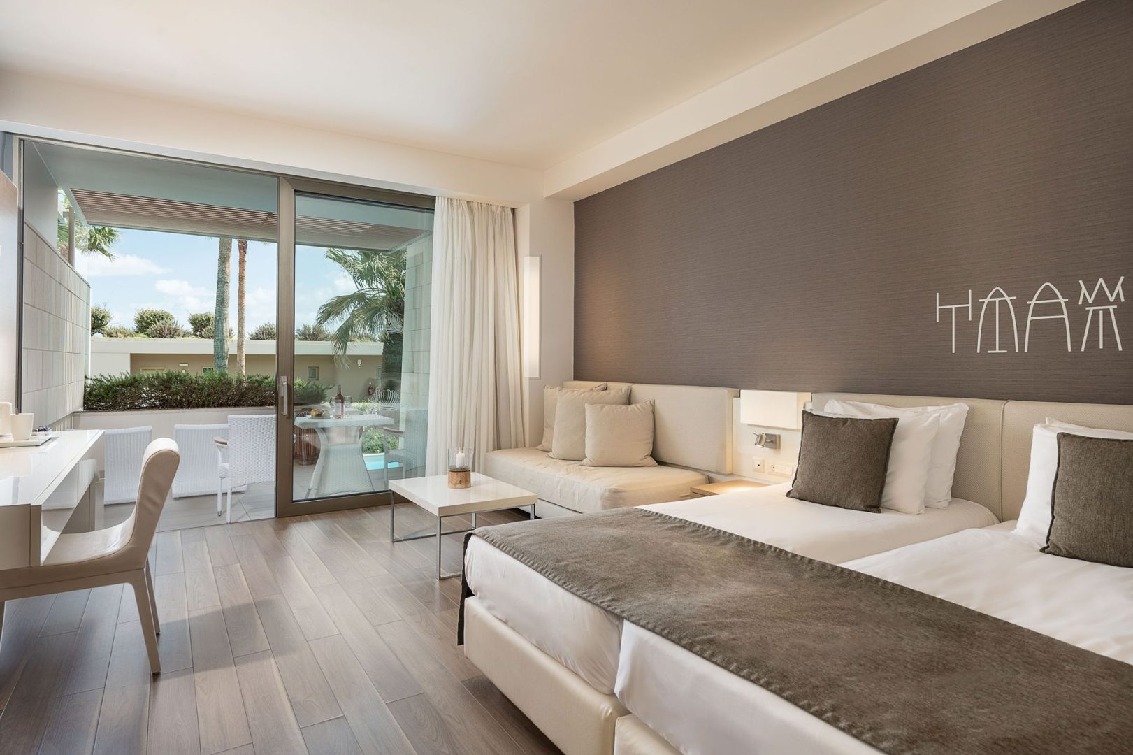 Deluxe Room Shared Pool
