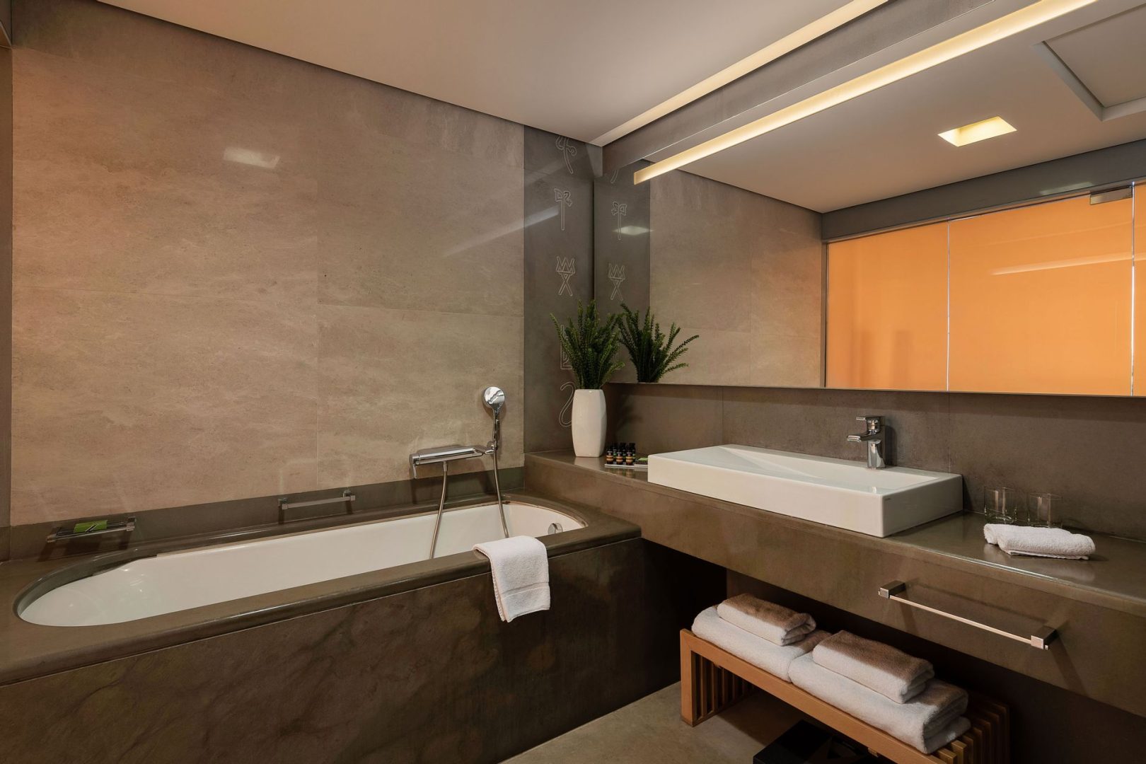 Avra Imperial Hotel - DLXSPP - 12