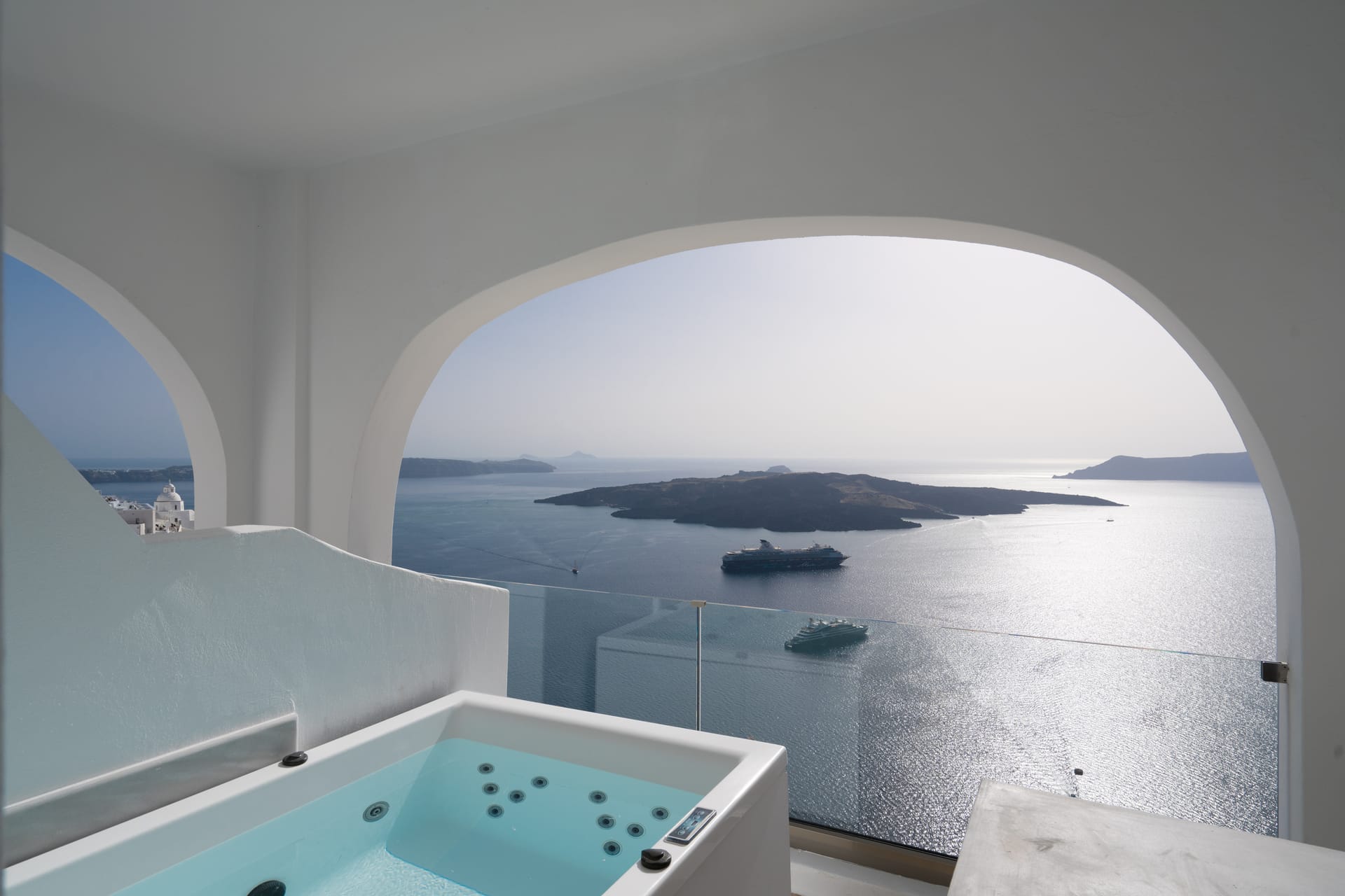 Matter Suite Outdoor Hot Tub