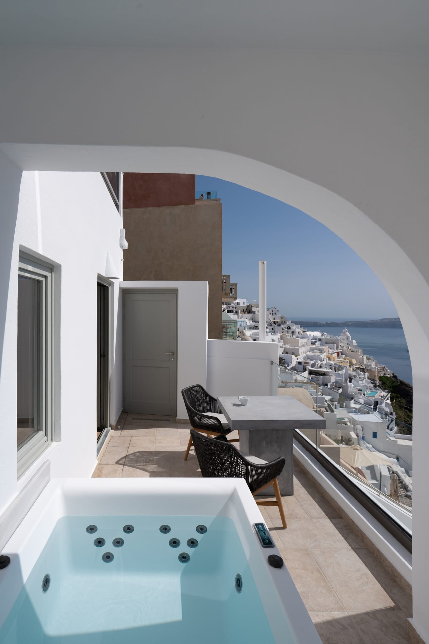 Aether Suite Outdoor Hot Tub