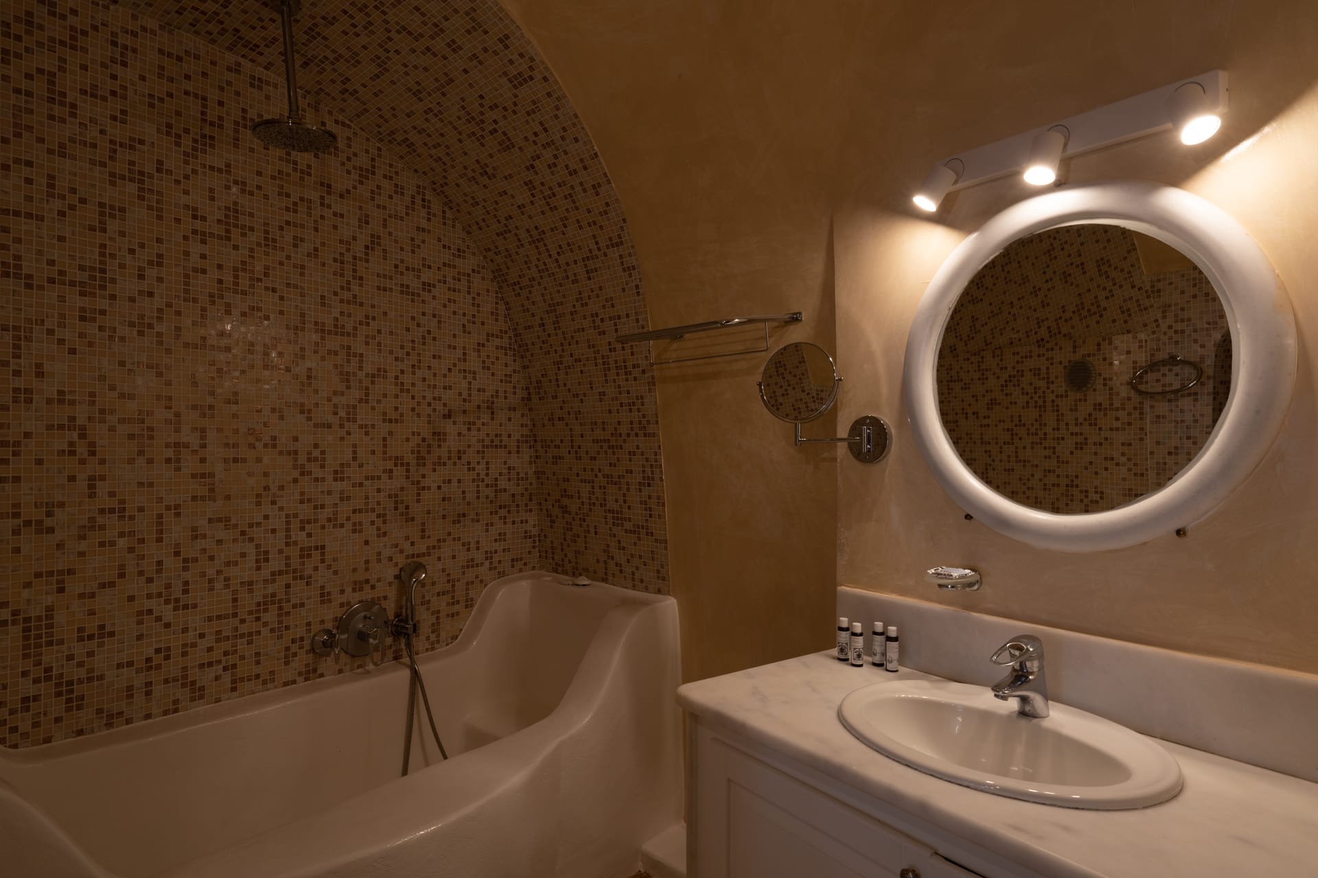 Asha Luxury Suites - INERTI - 5