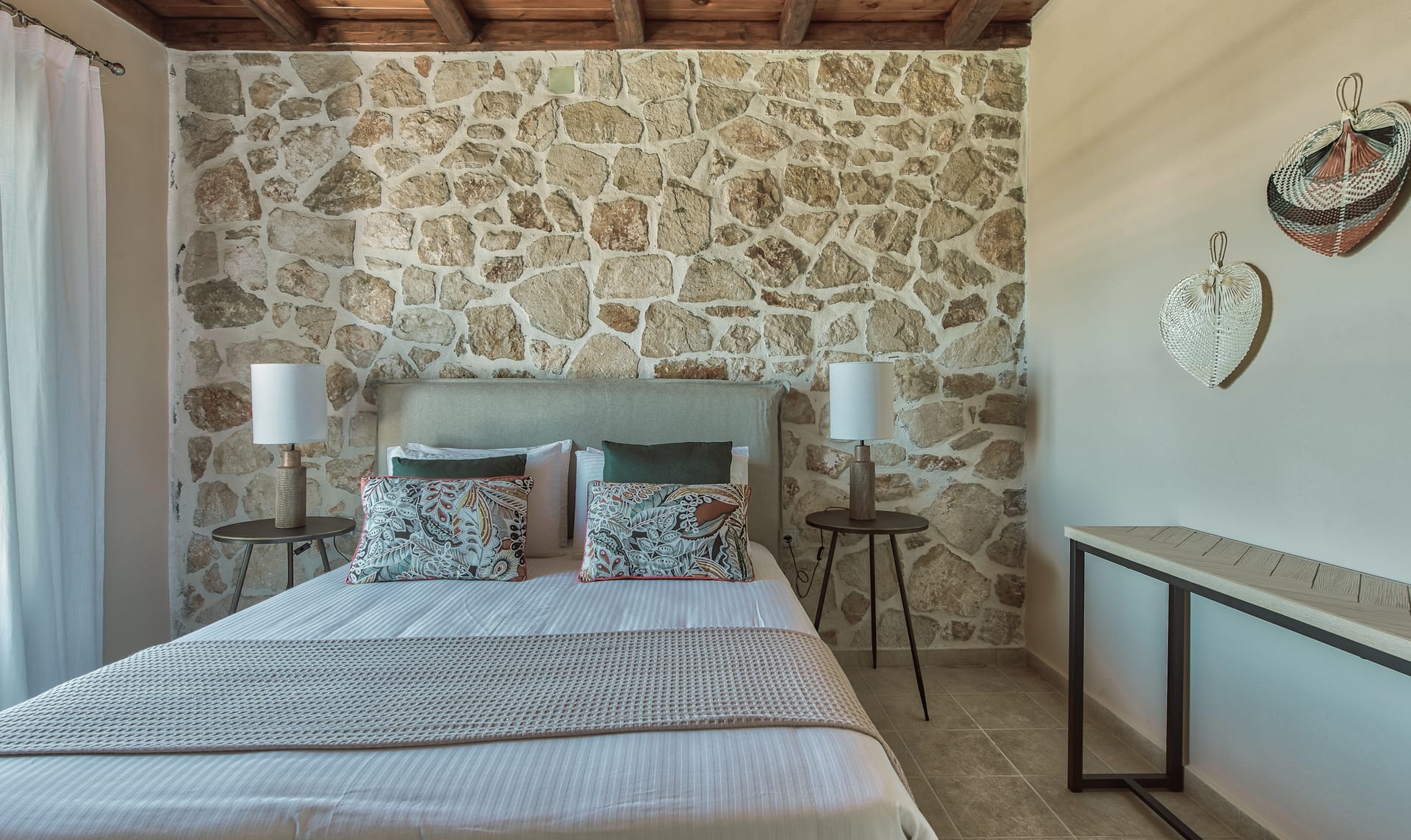 Bianco – Two Bedroom Apartment 1-5 guests