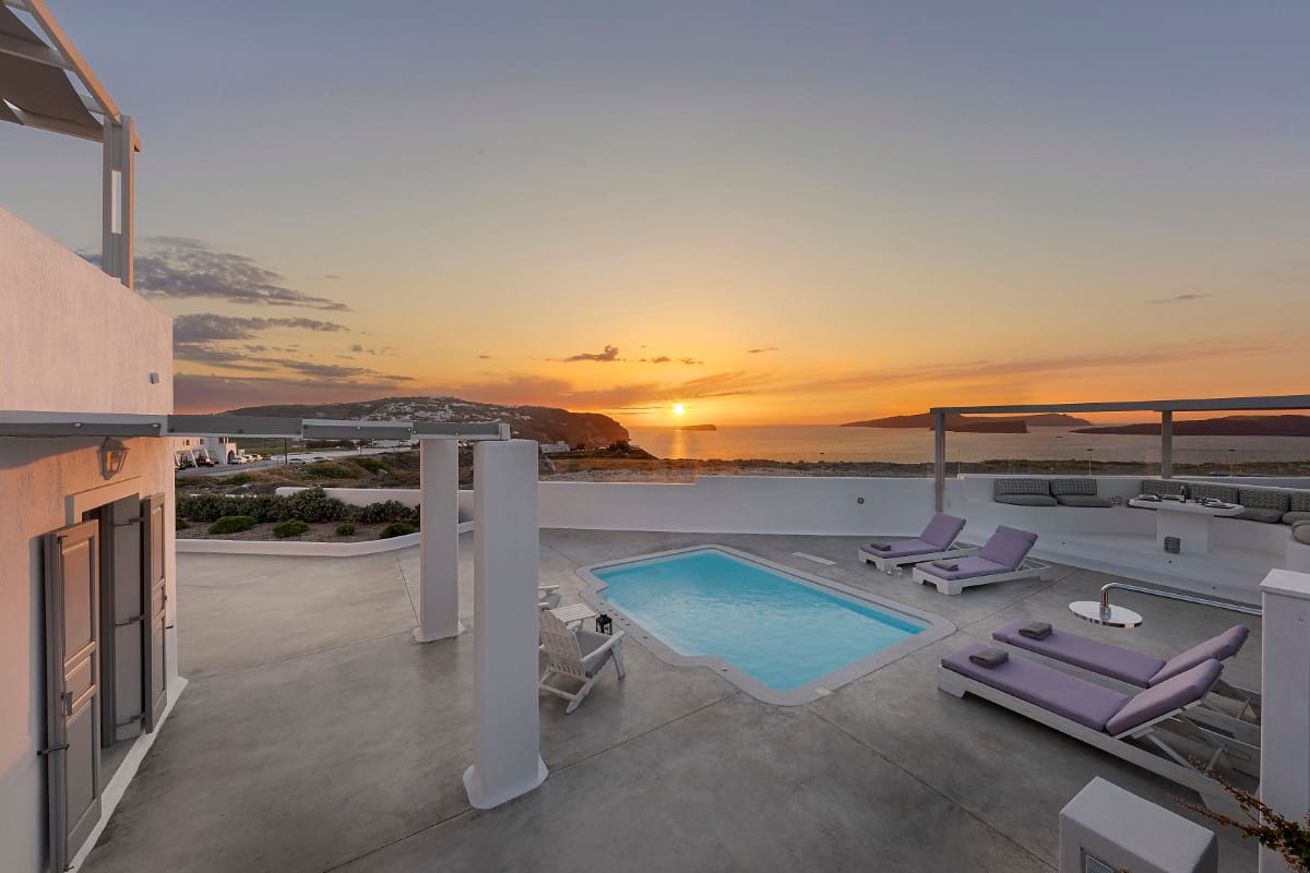 Deluxe Villa with Private Pool & Caldera View