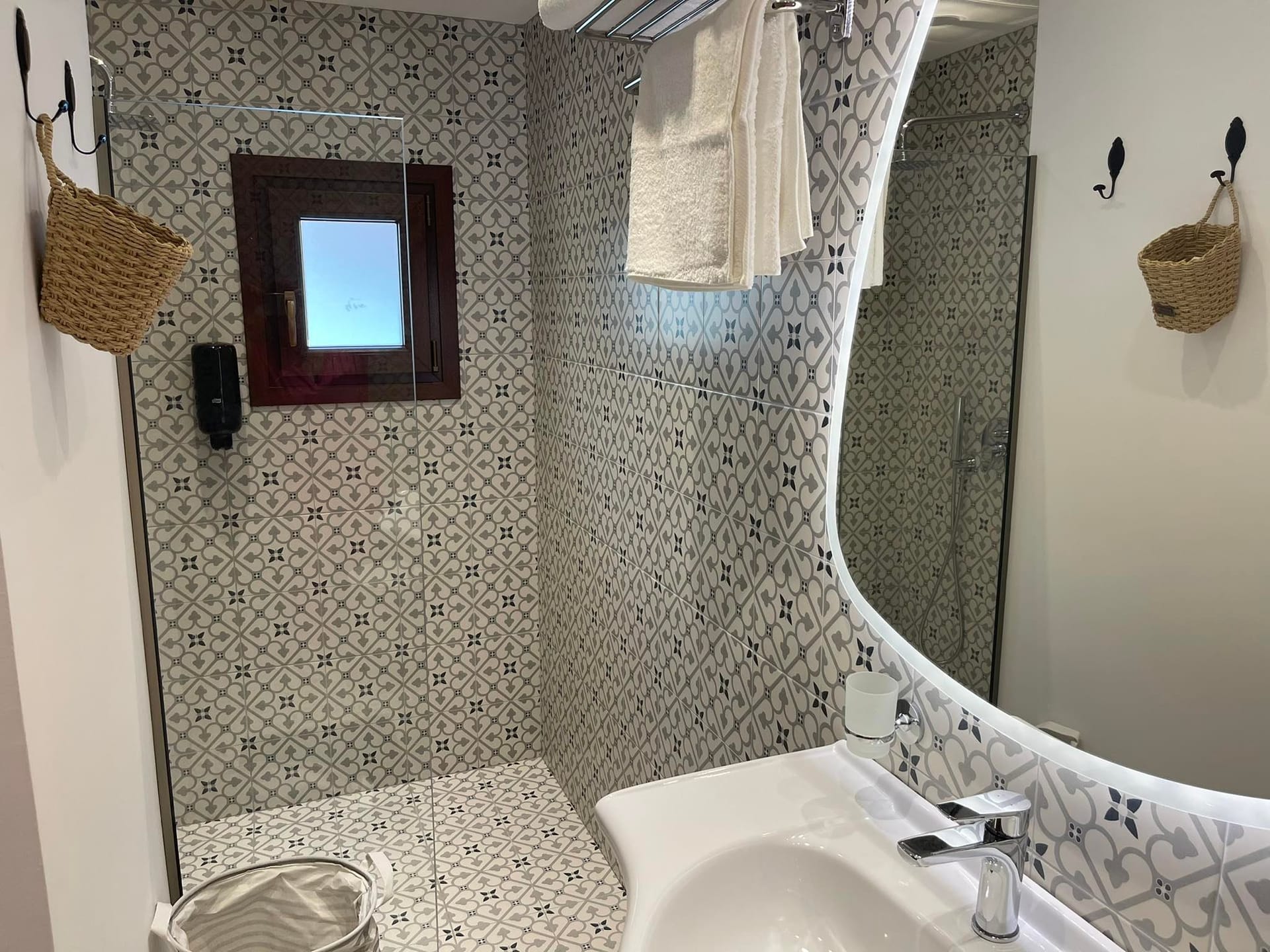 Utopia Luxury Suites  | Old Town - SPP - 11