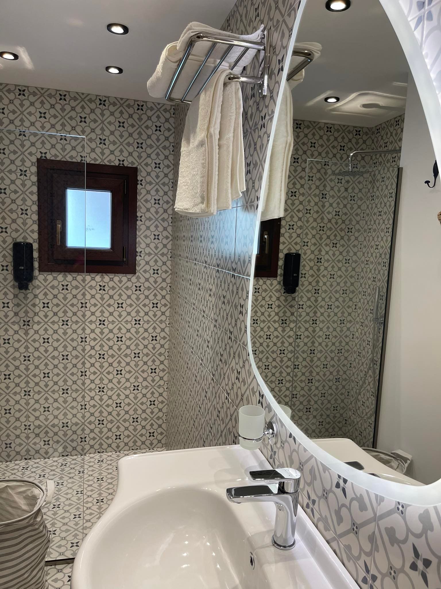 Utopia Luxury Suites  | Old Town - SPP - 18