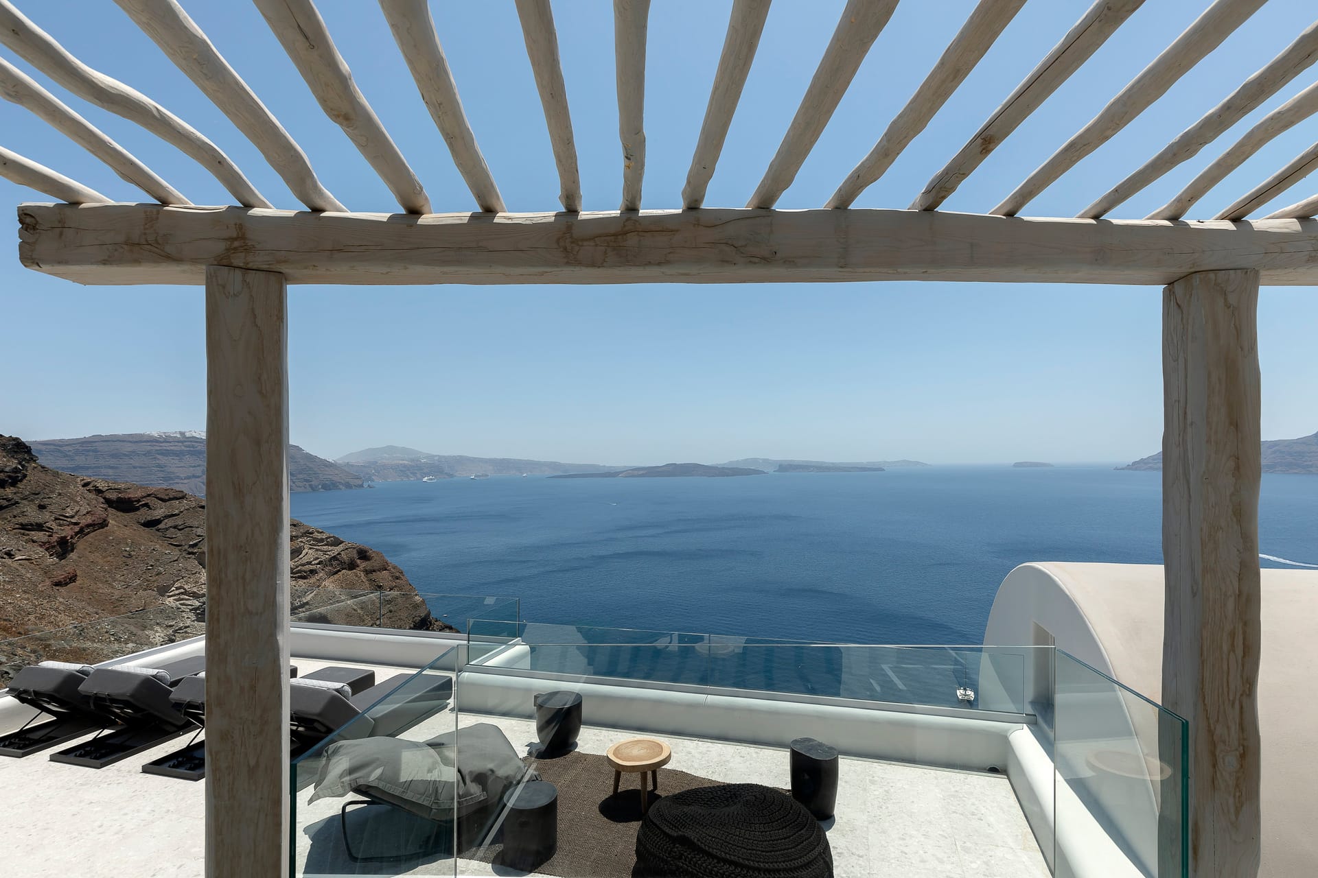 Cave Suite with outdoor hot tub and sea view