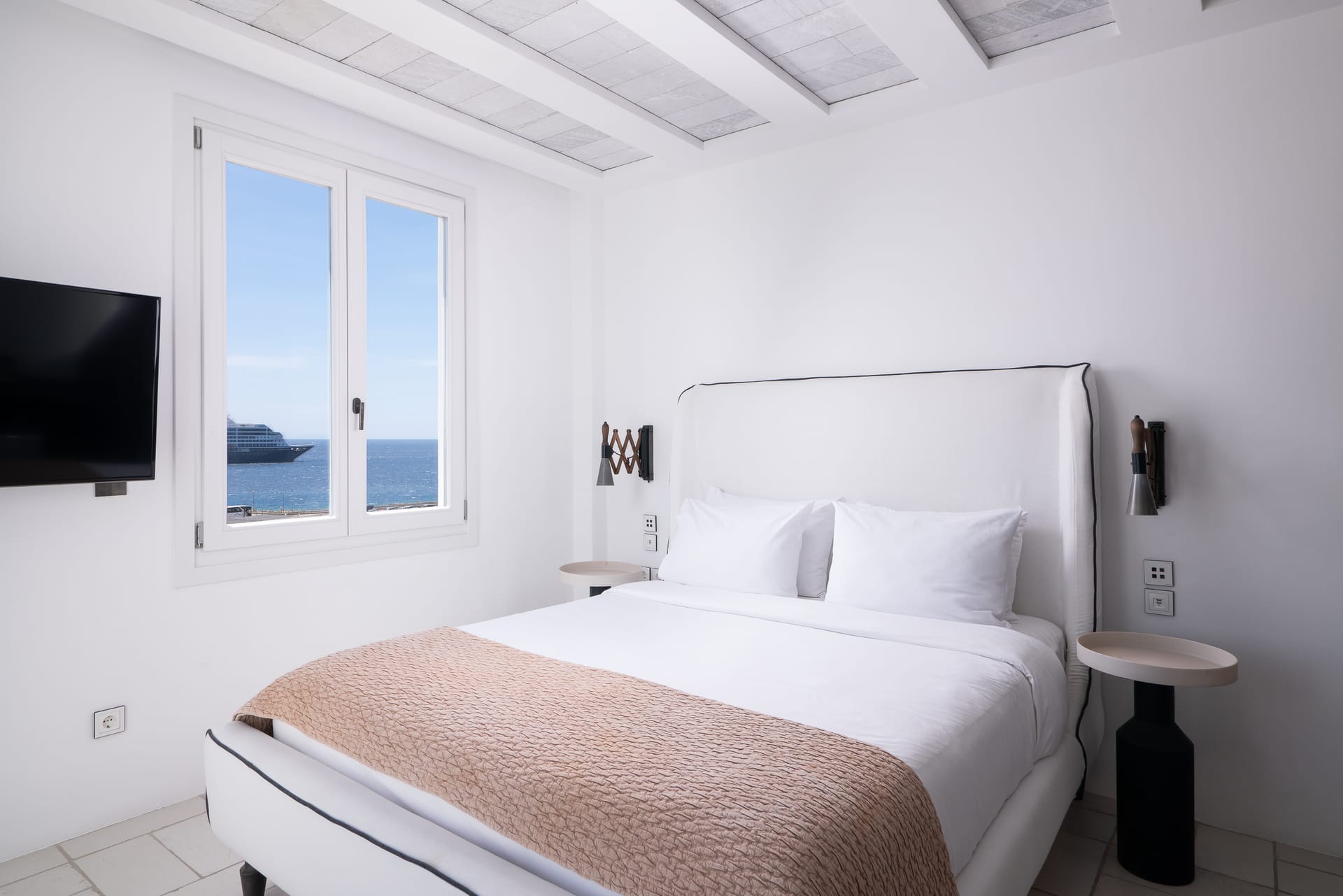 Premium Suite with outdoor Jet Tub sea view