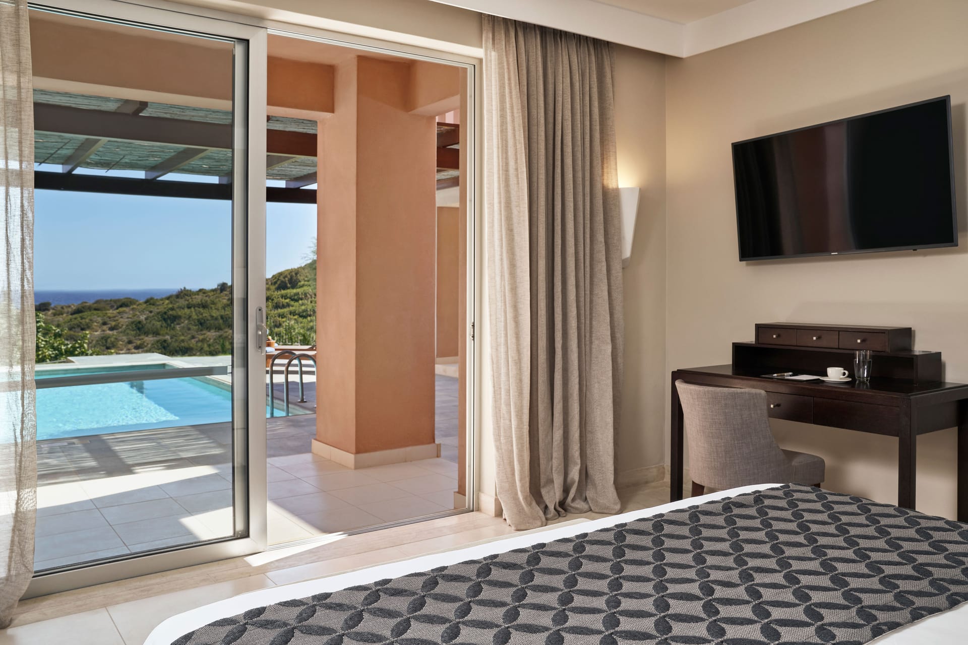 Suite with Private Pool Sea View
