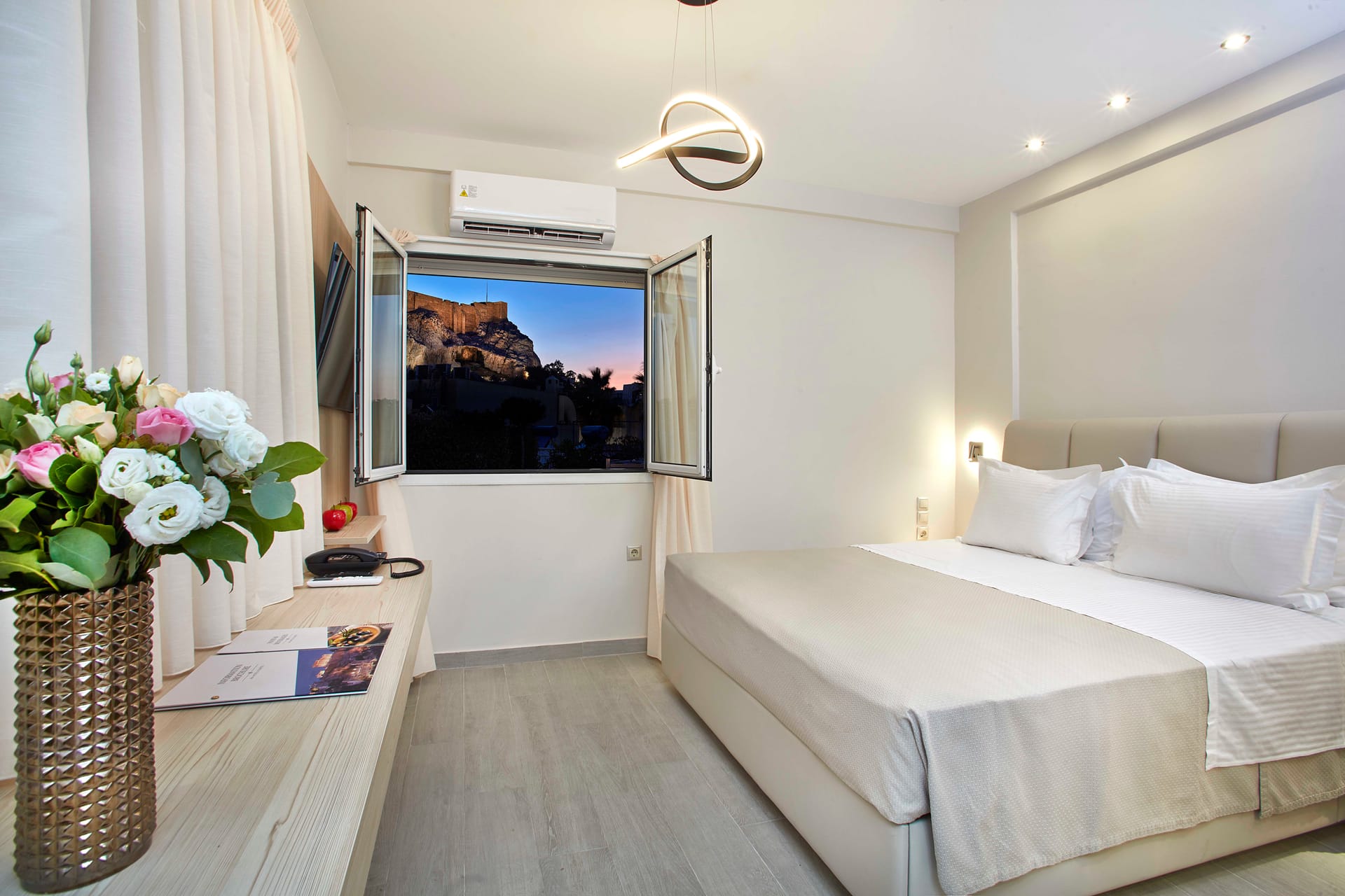 LOFT STUDIO – ACROPOLIS VIEW [25m²/270ft²]