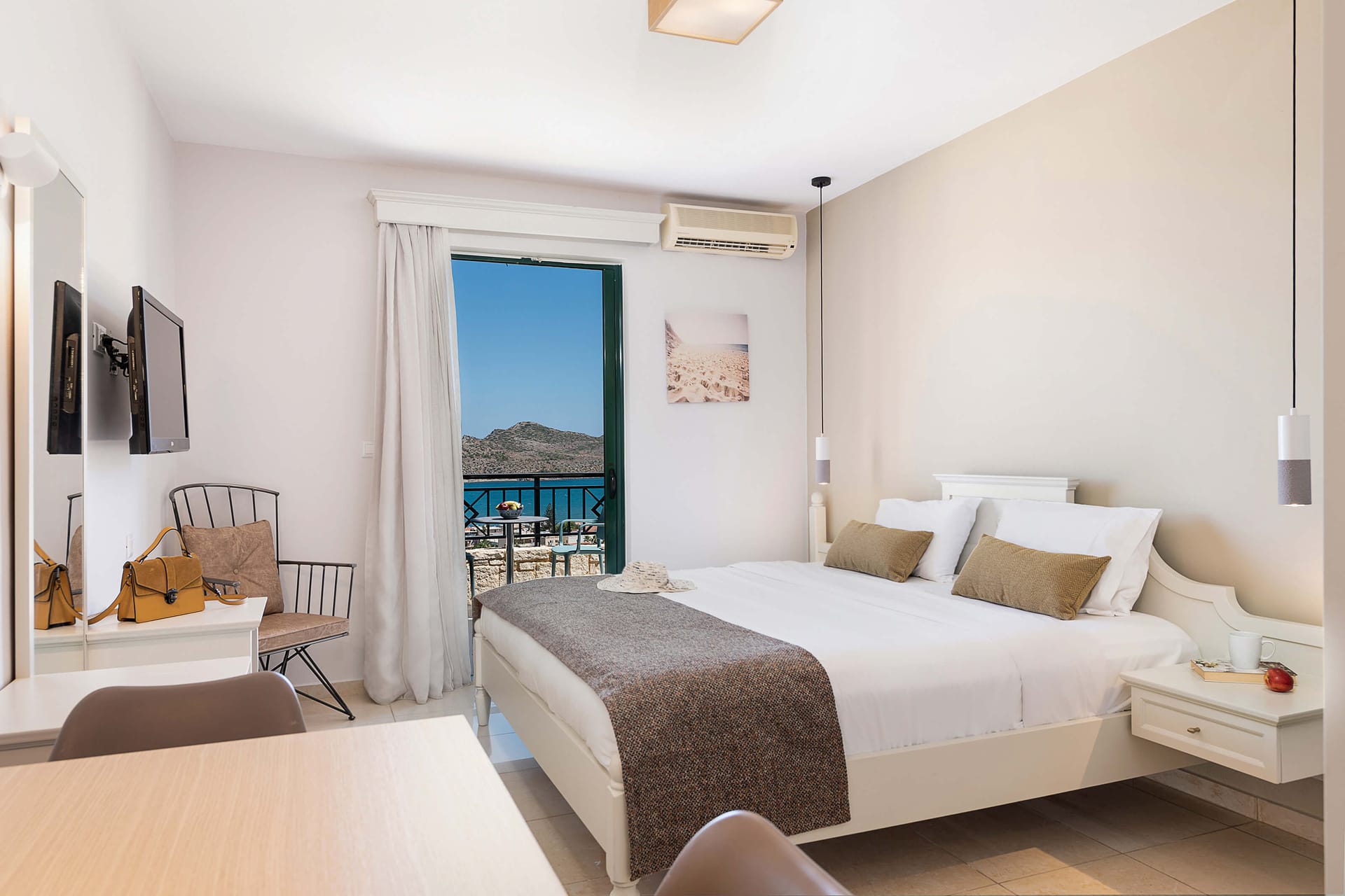 Studio Limited Sea View