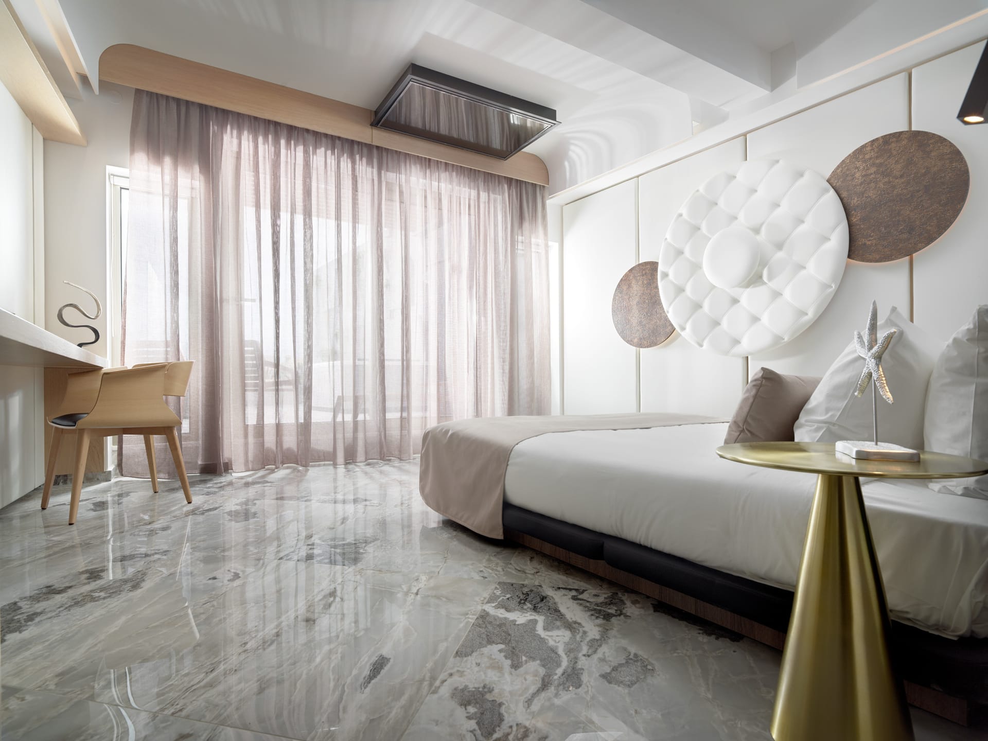 Executive Suite with Hot Tub & Sea View