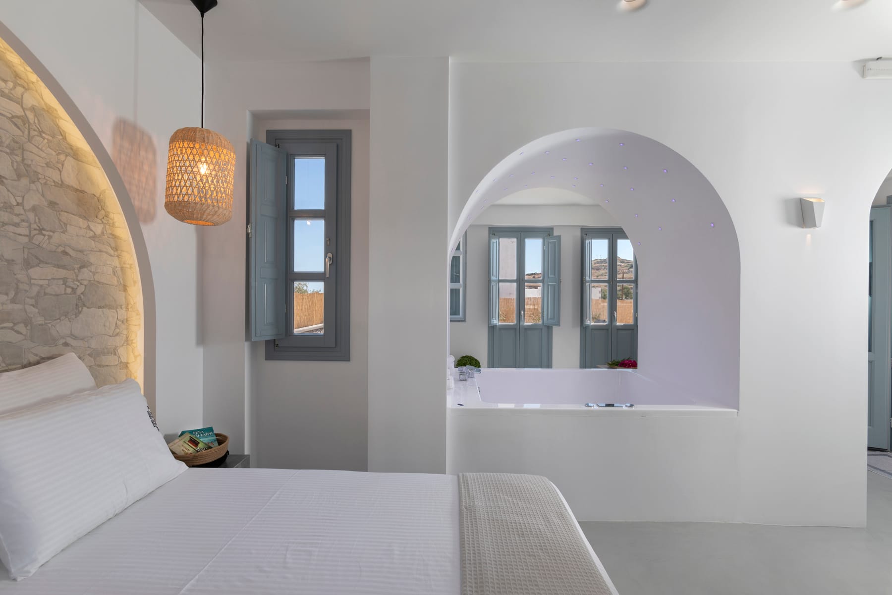 Blackstone Luxury Suites - DELUXE - 9