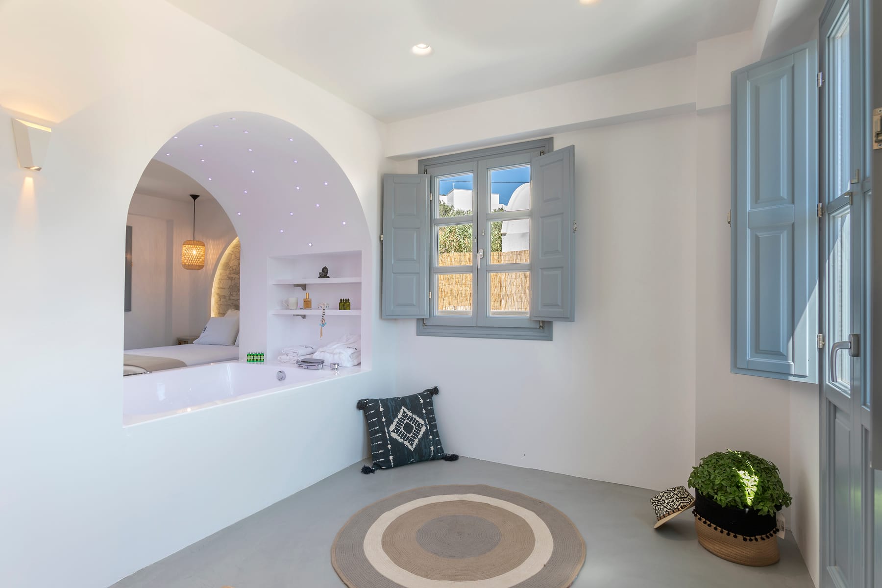 Blackstone Luxury Suites - DELUXE - 12