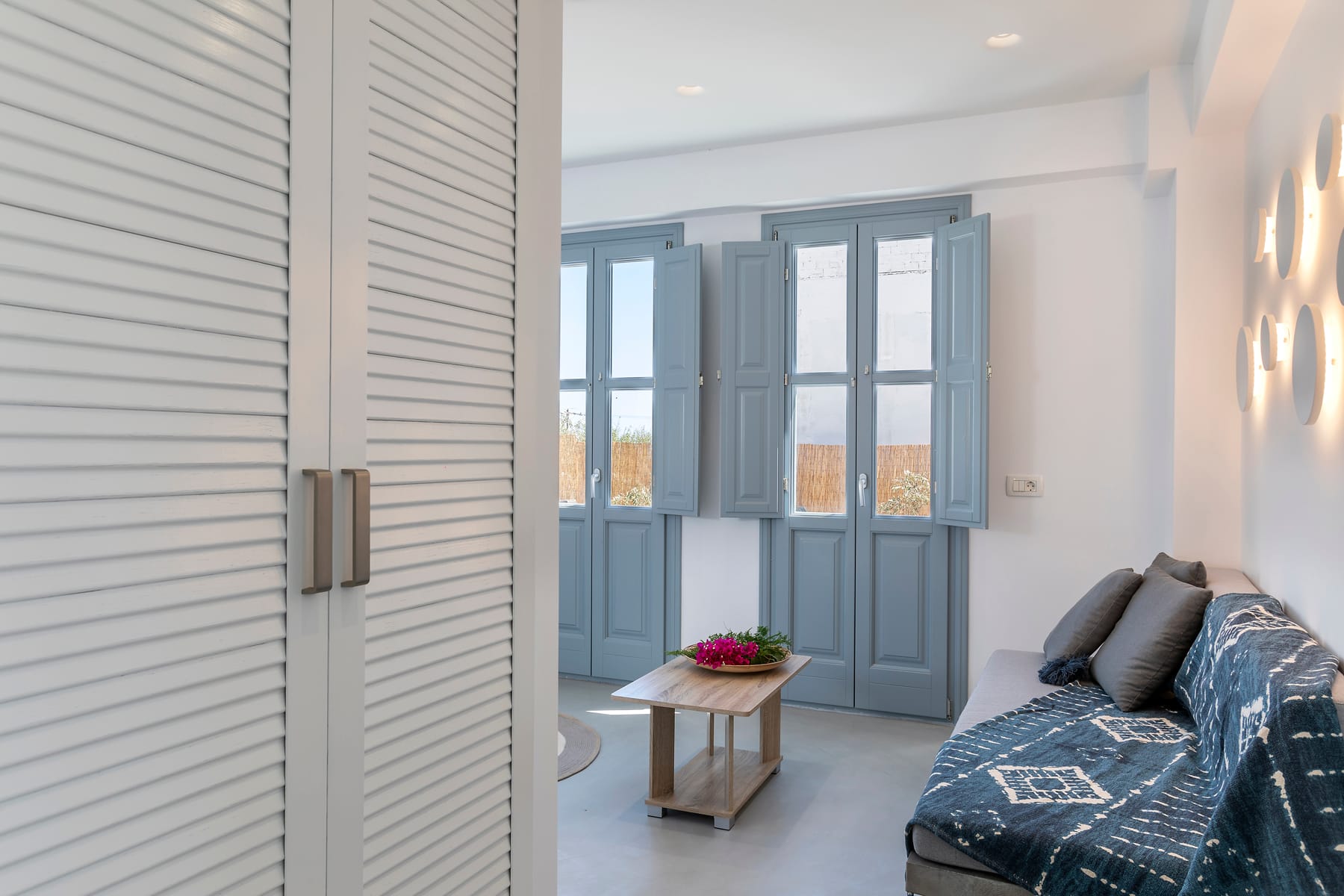 Blackstone Luxury Suites - DELUXE - 14