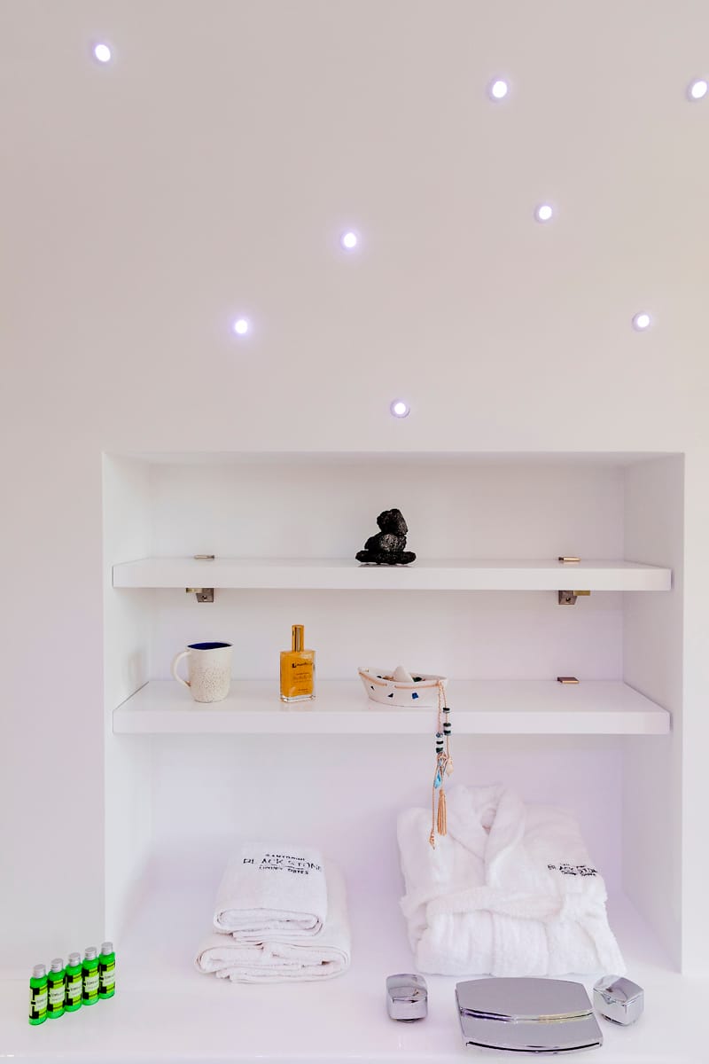 Blackstone Luxury Suites - DELUXE - 16