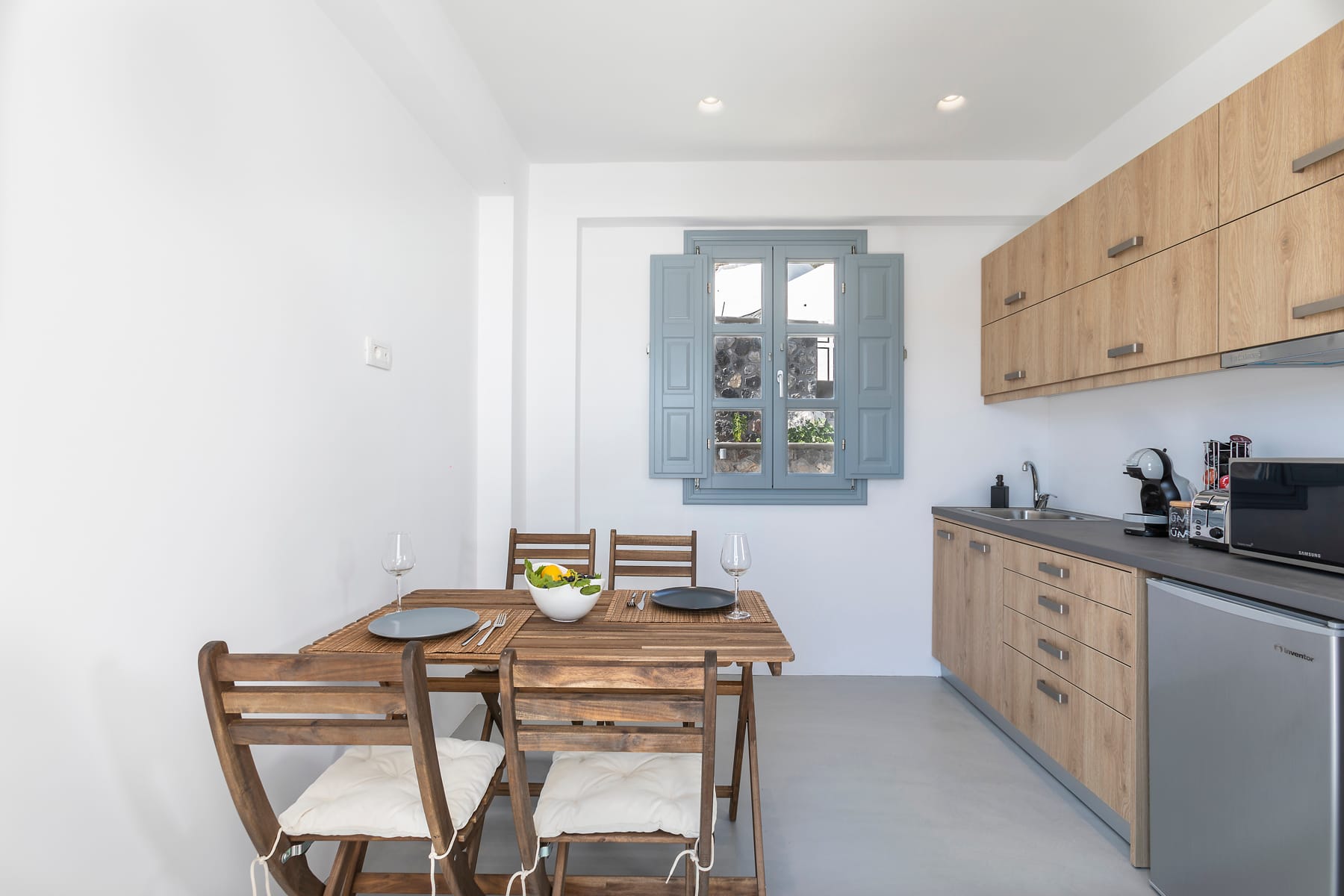Blackstone Luxury Suites - DELUXE - 18
