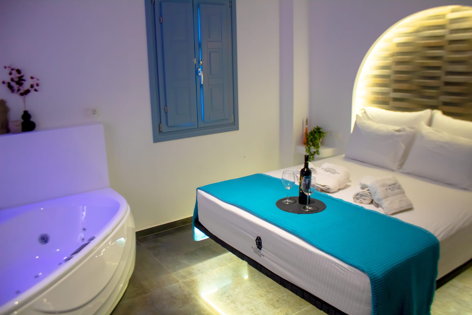 Blackstone Luxury Suites - SUPER - 2