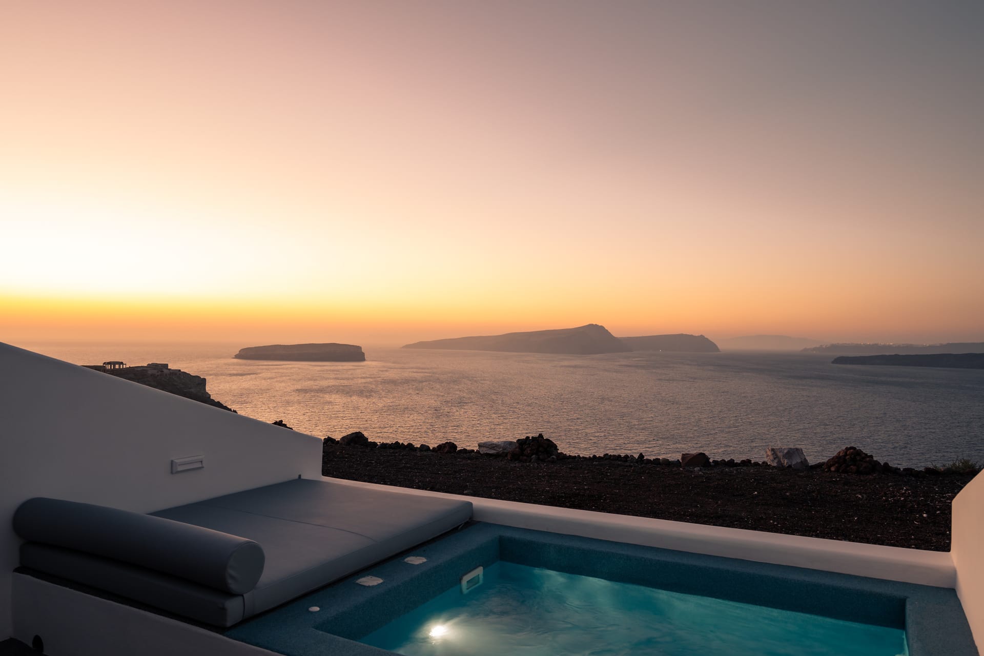 Premium Suite with Outdoor Mini Plunge Pool & Caldera View