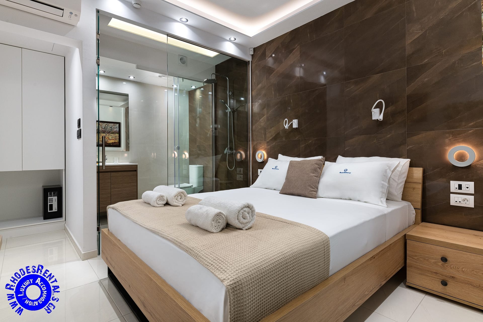 3 Bedroom Suite with InDoor Jacuzzi and Sea View