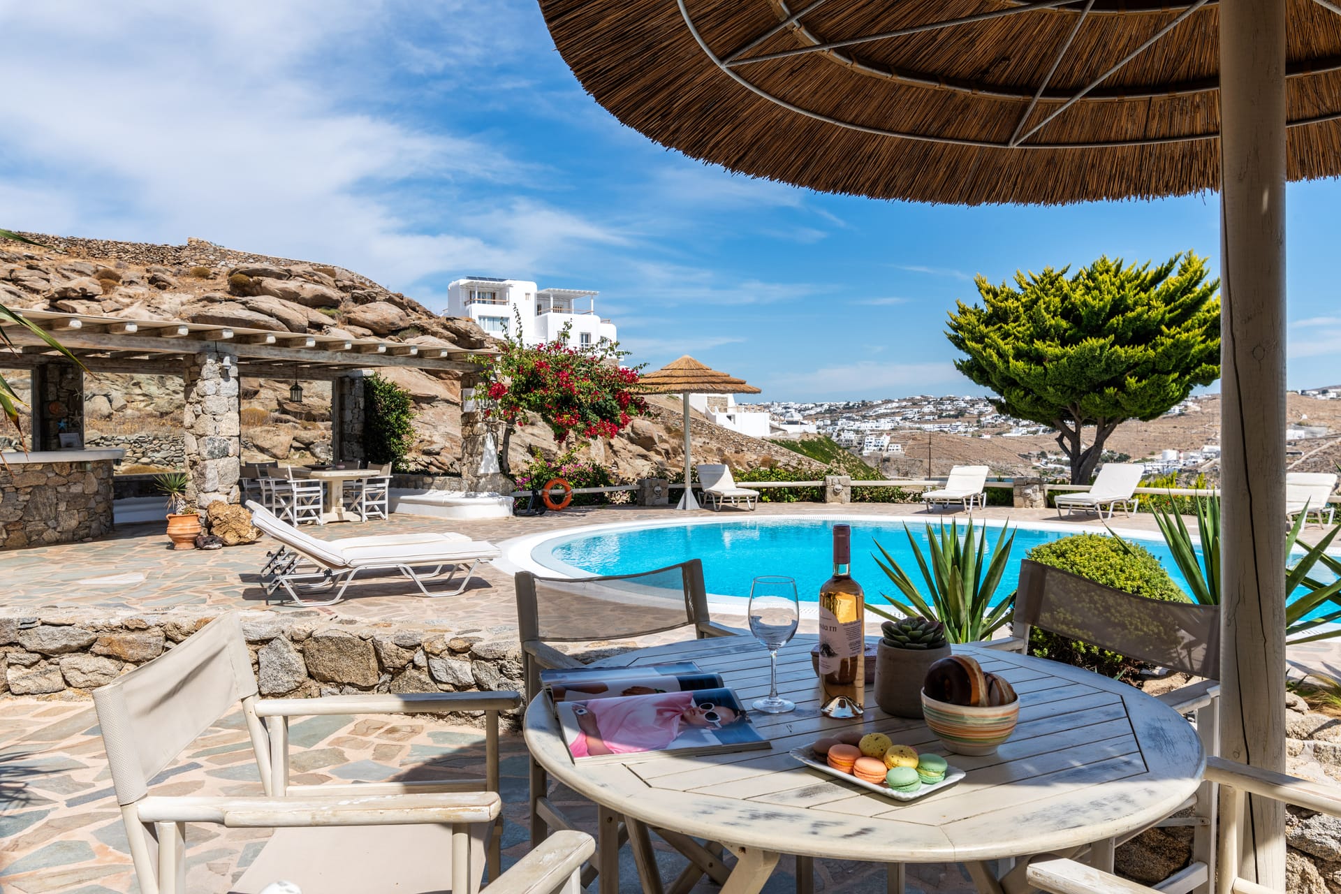 2 Bedroom Pool Apartment with Sea View