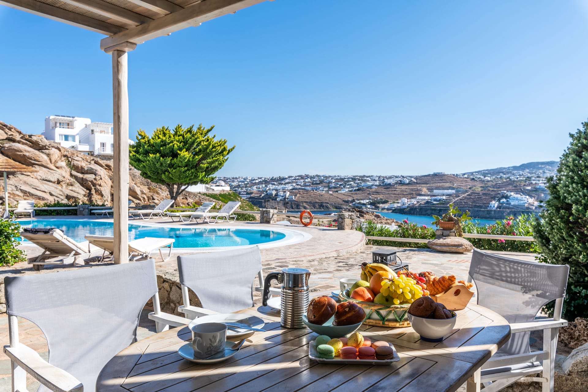 Family 2 Bedroom Pool Apartment with Sea View