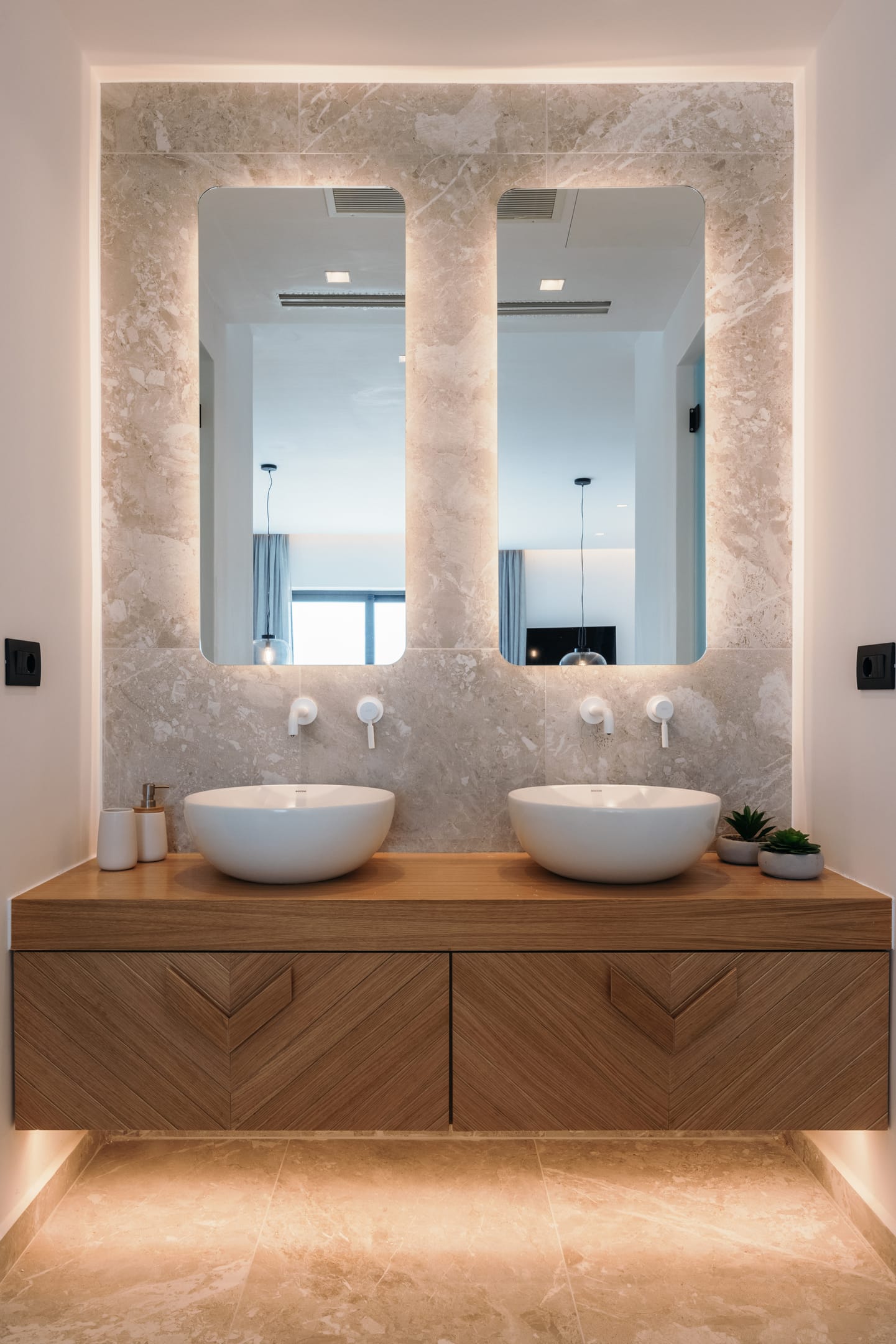 Milestones Naxos - SVSUIT - 17