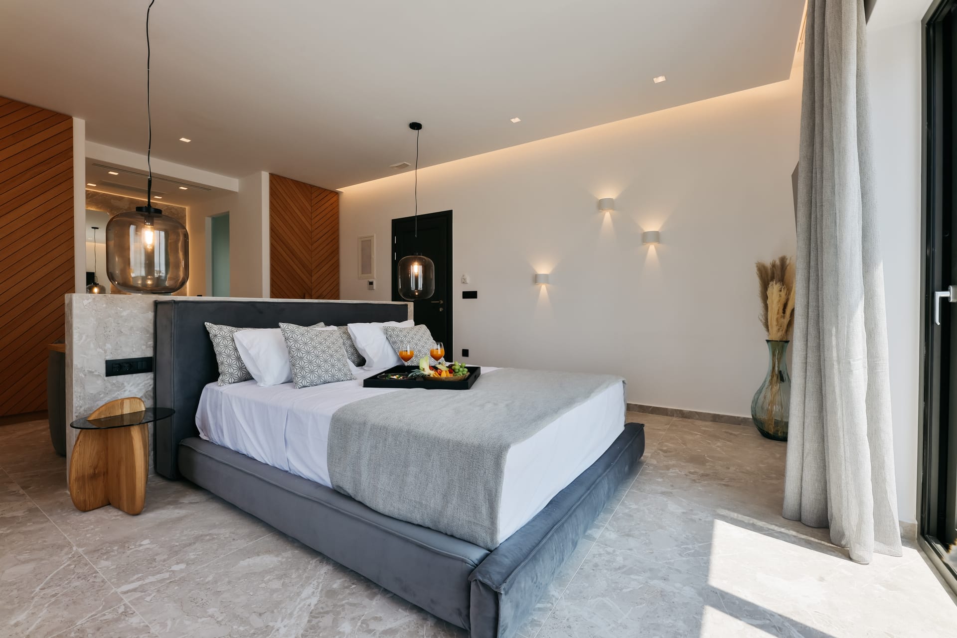 Milestones Naxos - SVSUIT - 18