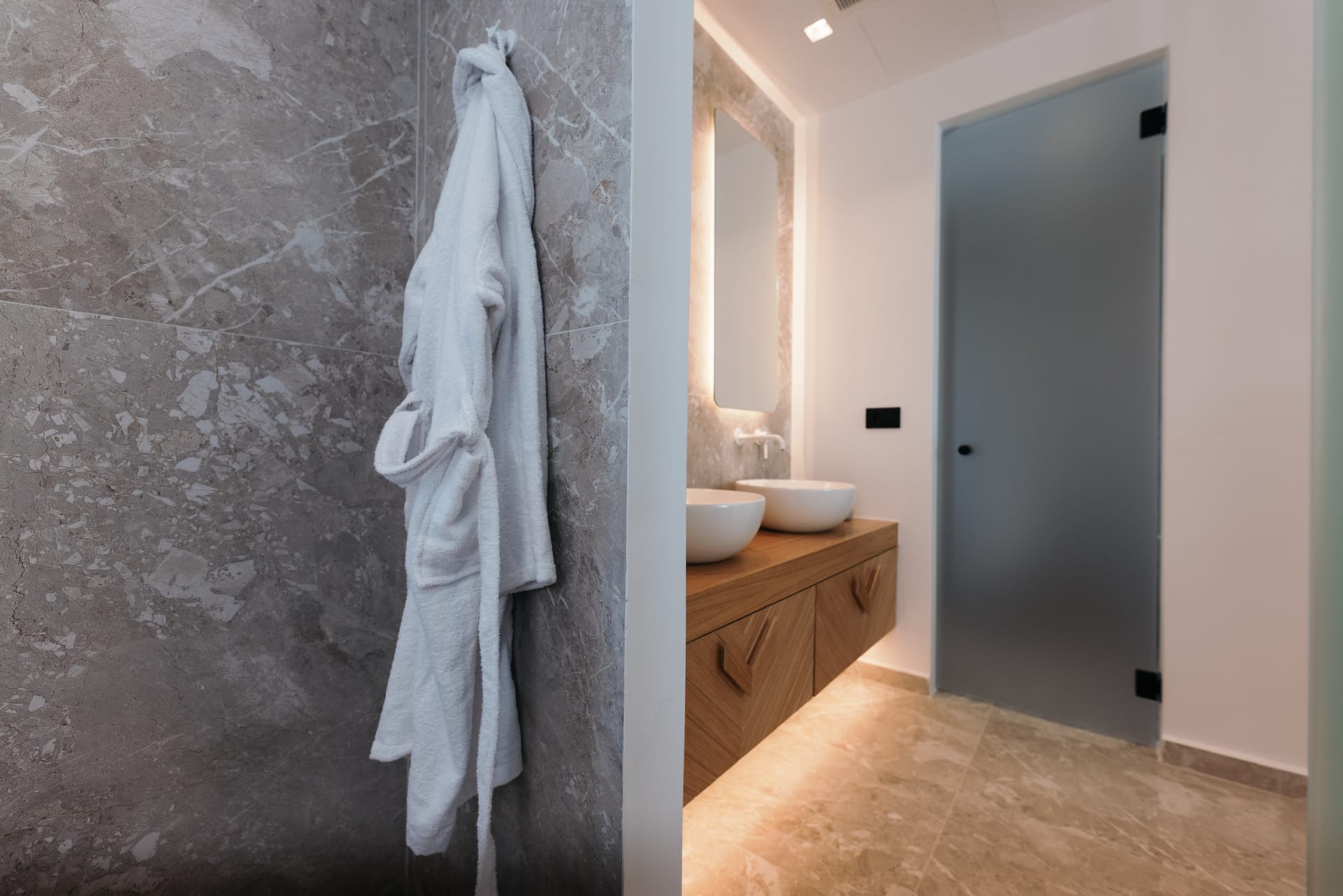 Milestones Naxos - SVSUIT - 21