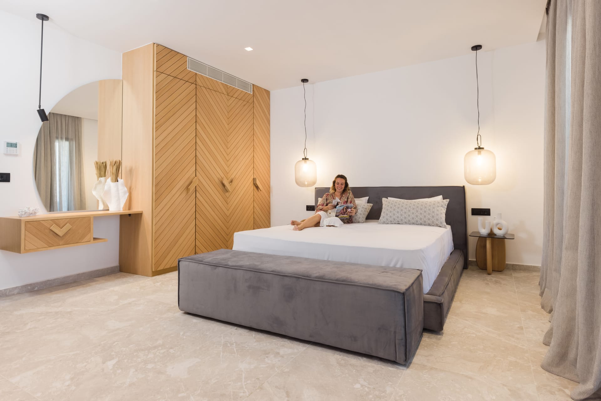 Milestones Naxos - TWOBDR - 3