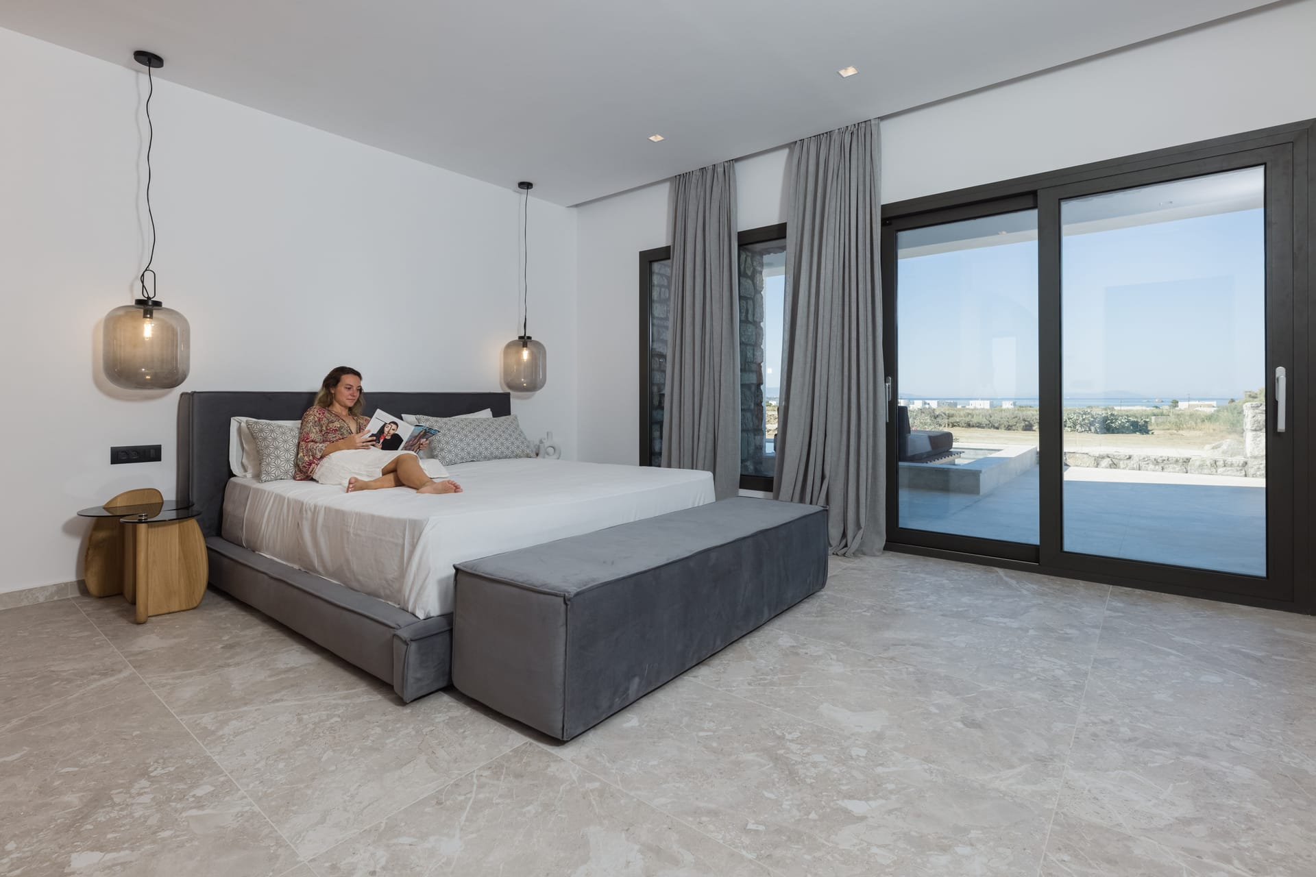 Milestones Naxos - TWOBDR - 4