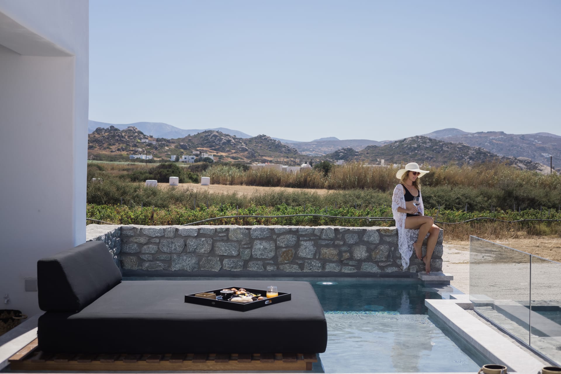 Milestones Naxos - TWOBDR - 11