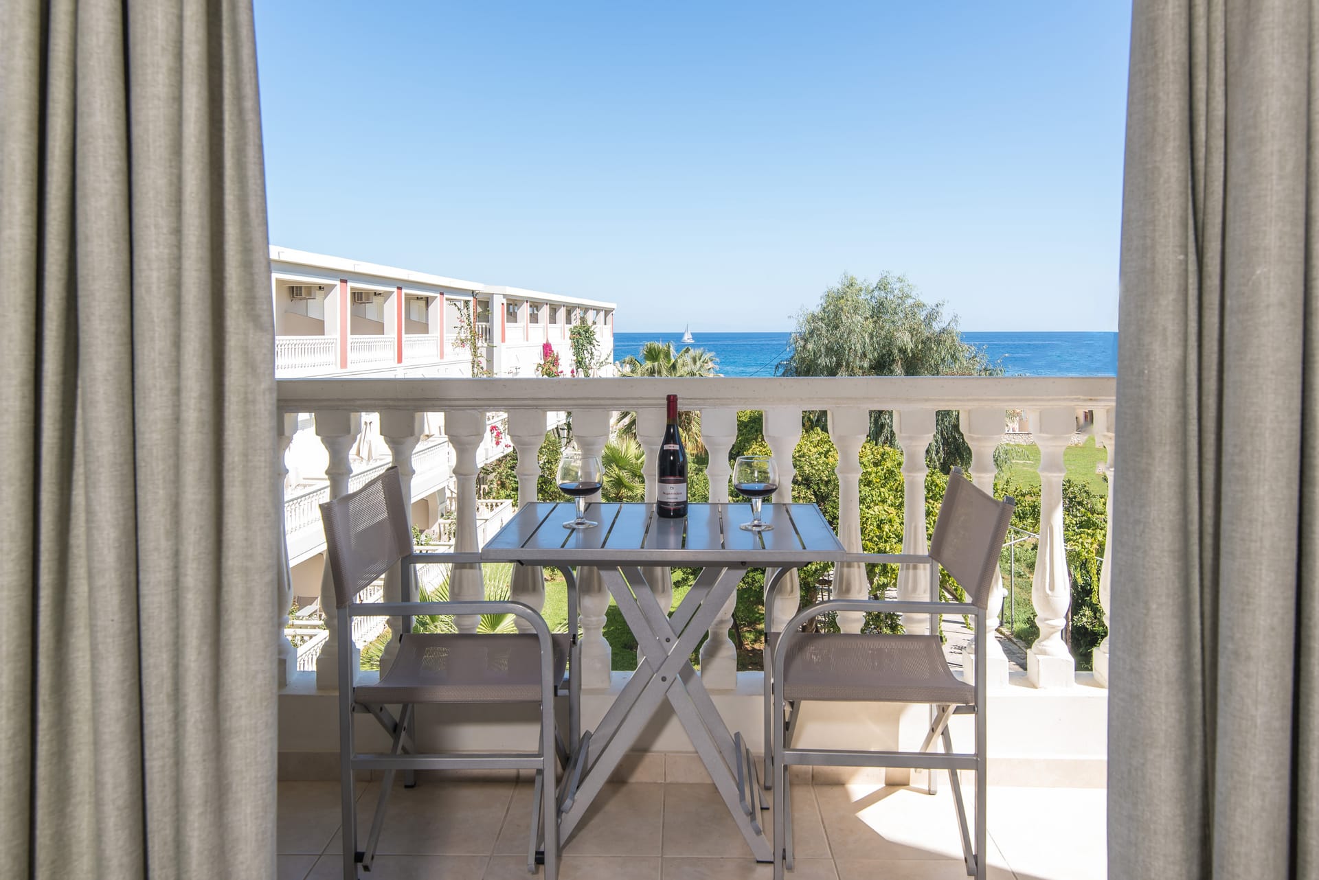 Belussi Beach Hotel & Suites - JUNIOR - 10