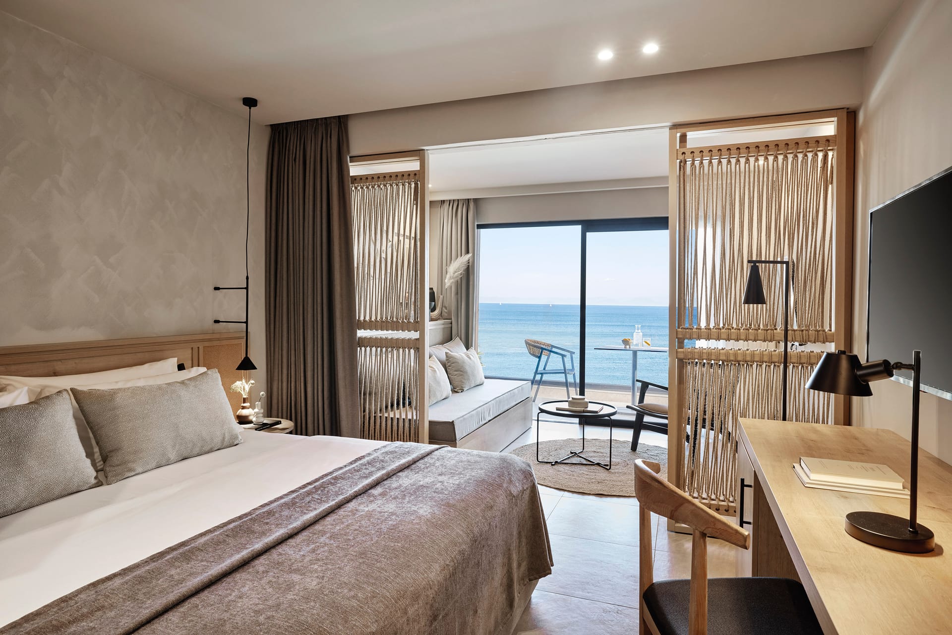 Open Plan Suite with Sea View