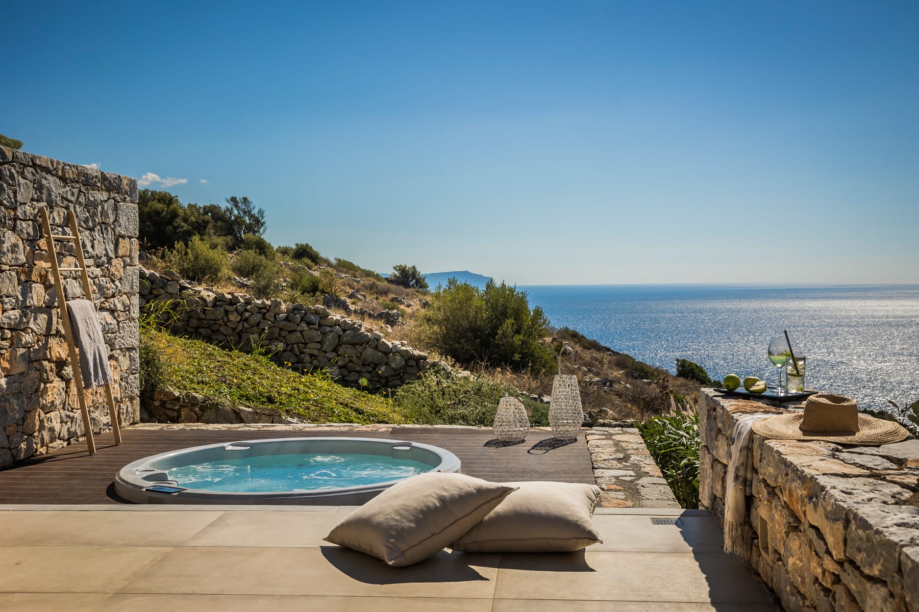 One Bedroom Sea View Superior Suite With Jacuzzi