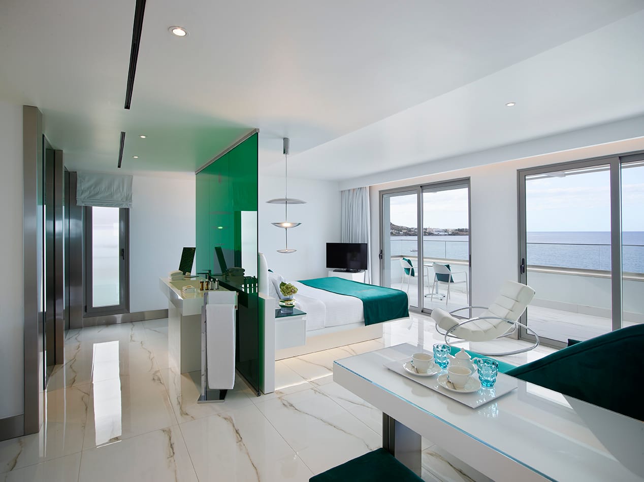 Gold Sky Suite with Panoramic Sea View