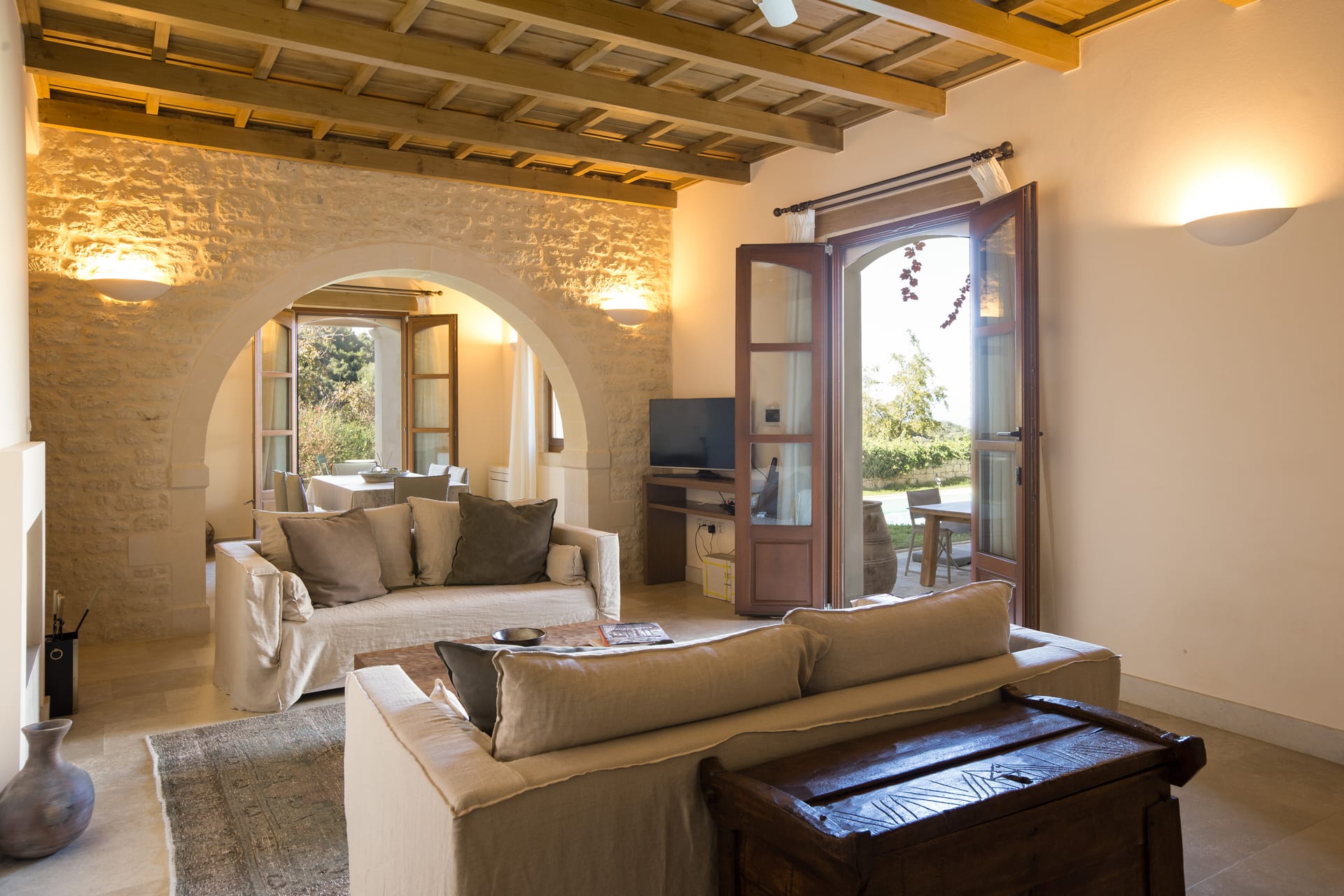 Two-Bedroom Suite Seaview – Shared Pool (Elia)
