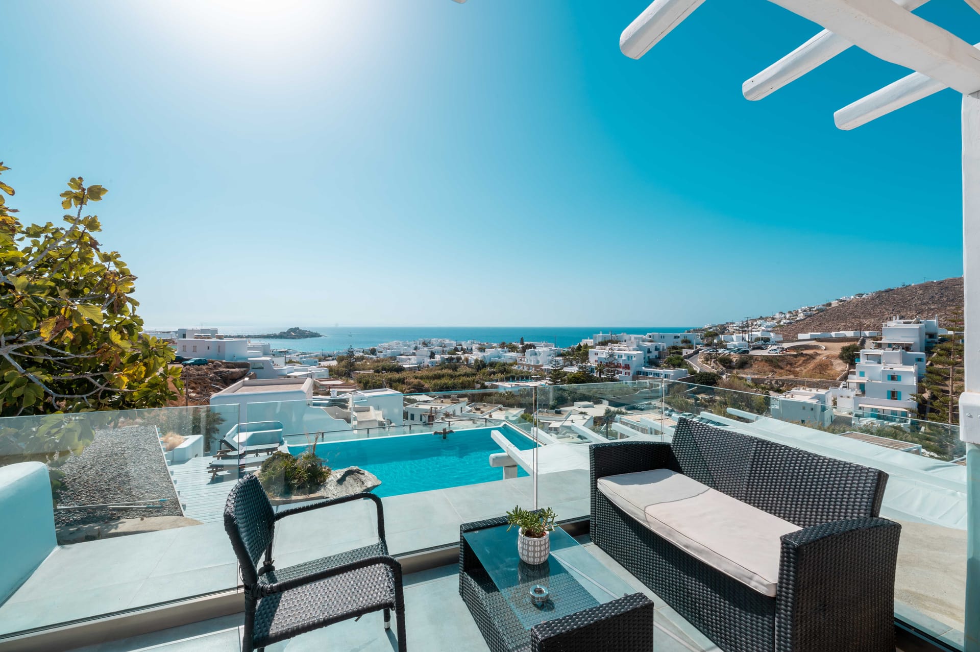 Mr. & Mrs. White Mykonos - DJTSV - 3