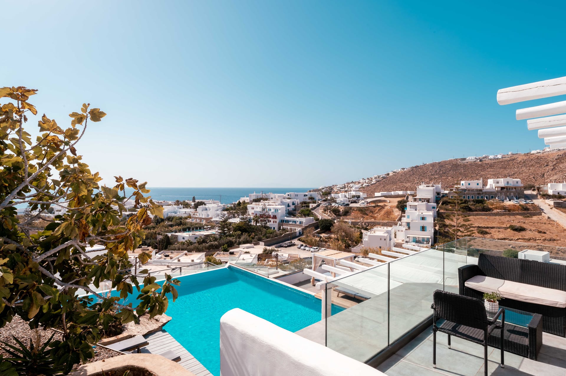 Mr. & Mrs. White Mykonos - DJTSV - 7