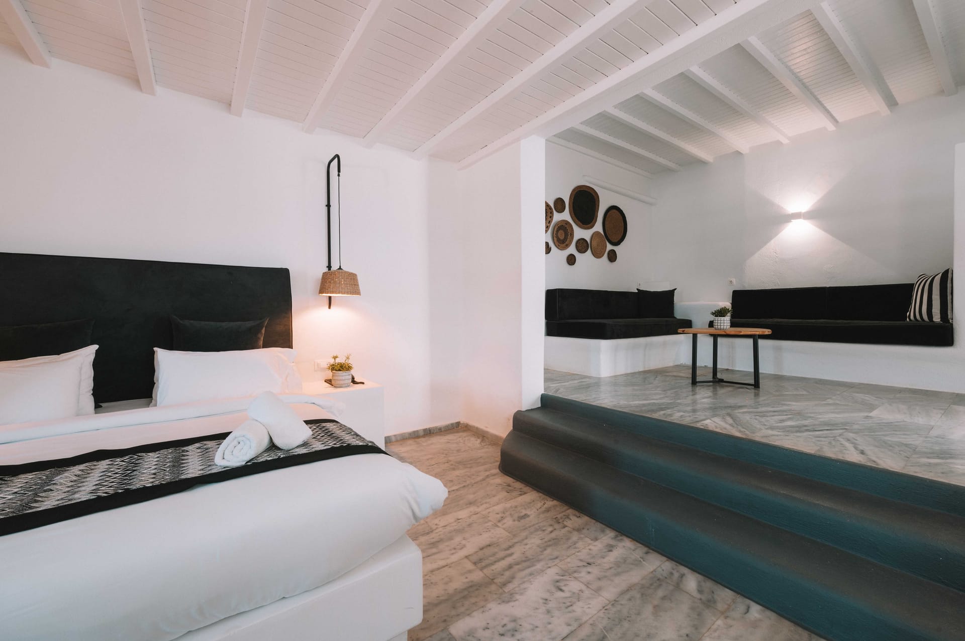 Mr. & Mrs. White Mykonos - FSSV - 2